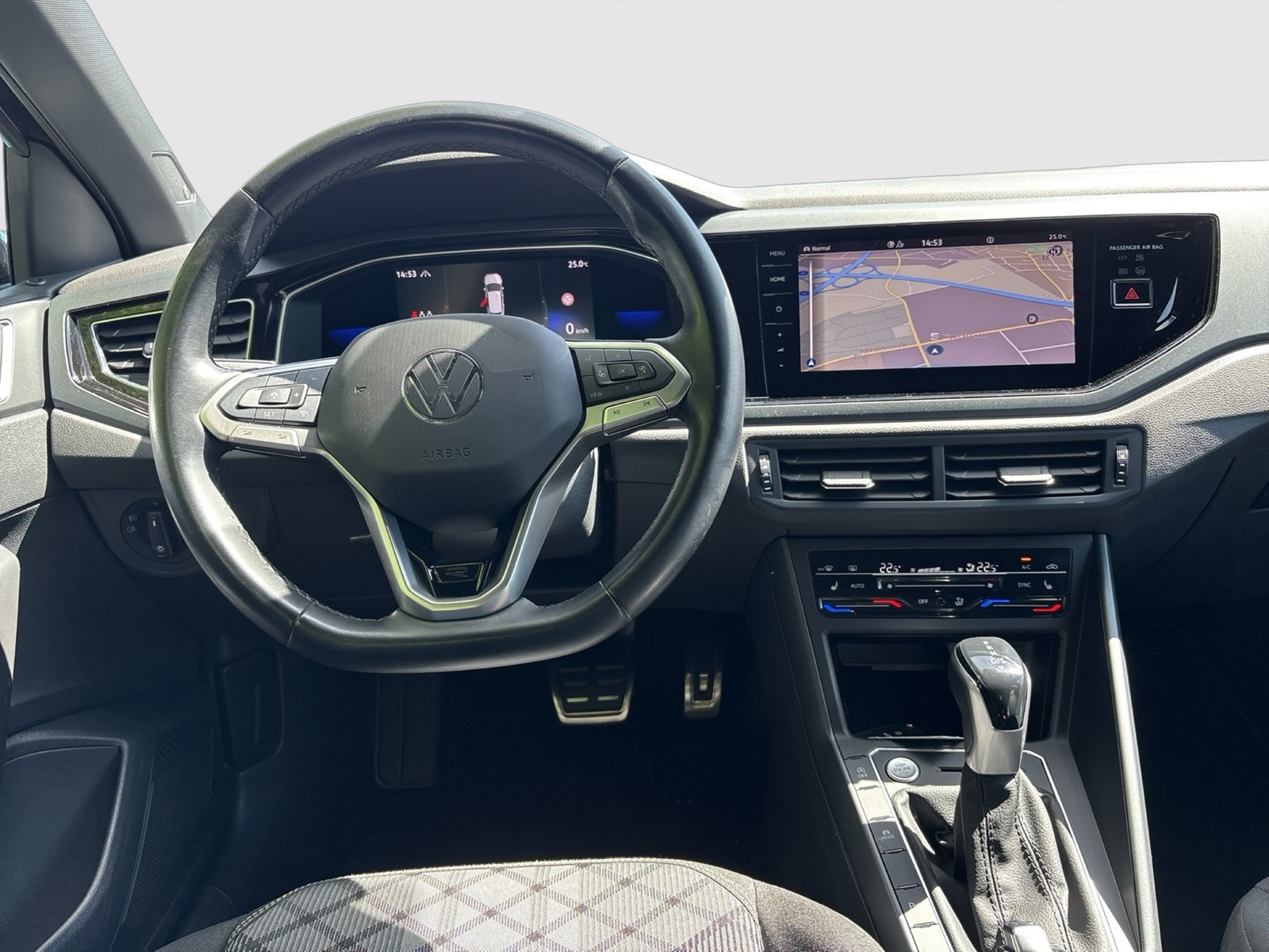 Volkswagen Taigo 1.5 R-LINE BEATS KAMERA ACC ALU18 MATRIX