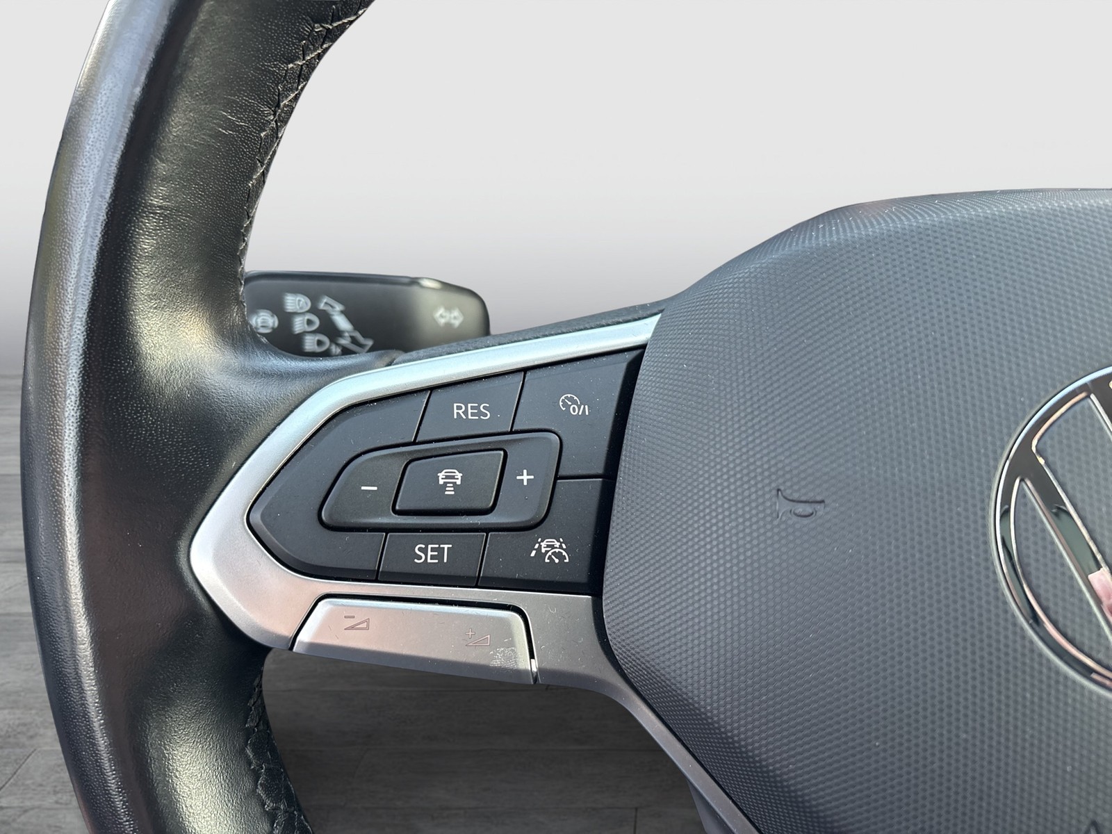 Volkswagen Passat Variant 1.5 ELEGANCE STANDHZ CAM ACC LM17