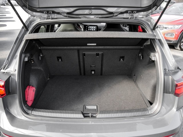 Volkswagen Golf VIII 2.0 GTD LEDER AHK CAM ACC LM19 DCC