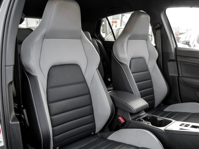 Volkswagen Golf VIII 2.0 GTD LEDER AHK CAM ACC LM19 DCC