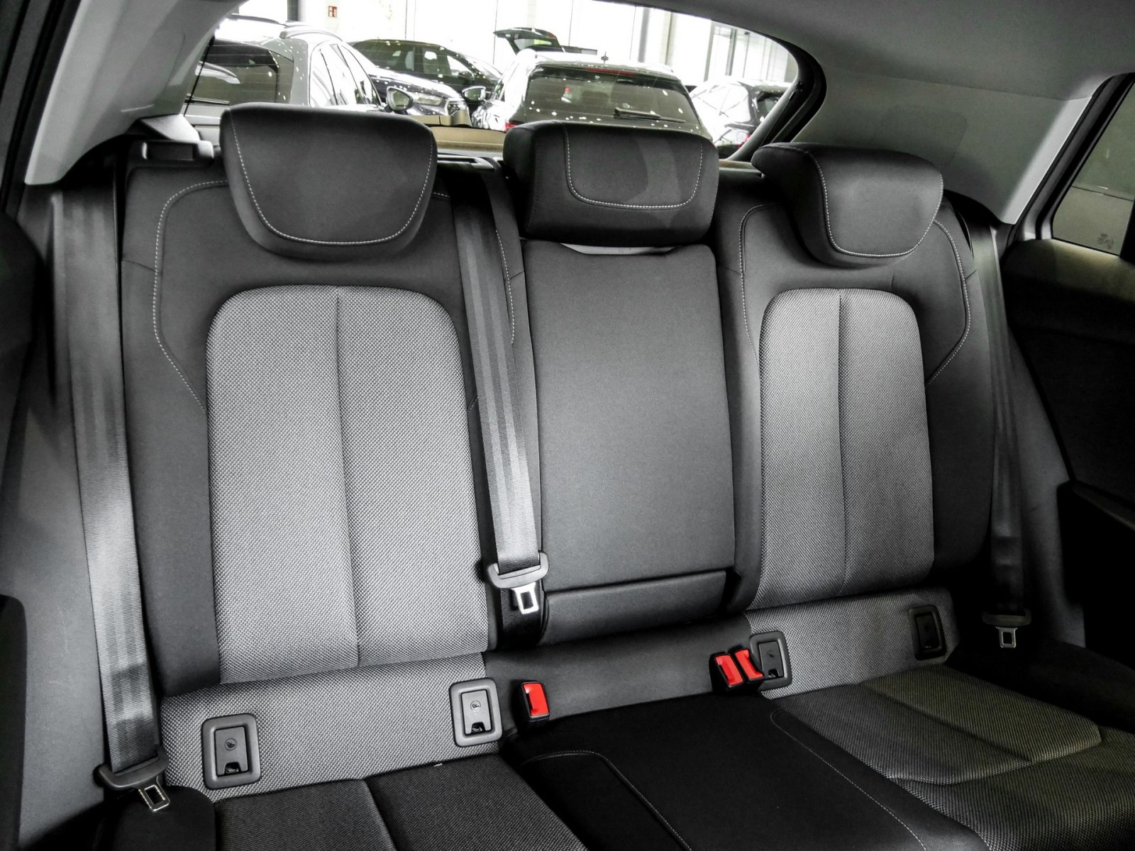 Audi Q2 35 TFSI S tronic advanced LED+AHK+Optikpaket+Assistenzpaket+