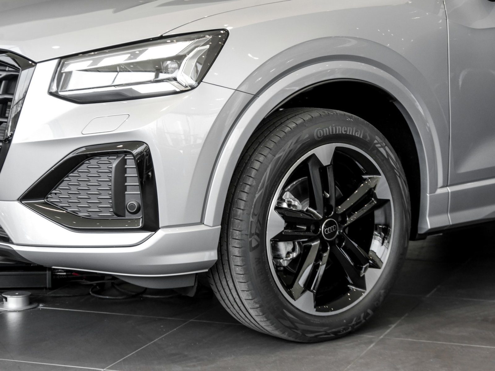 Audi Q2 35 TFSI S tronic advanced LED+AHK+Optikpaket+Assistenzpaket+