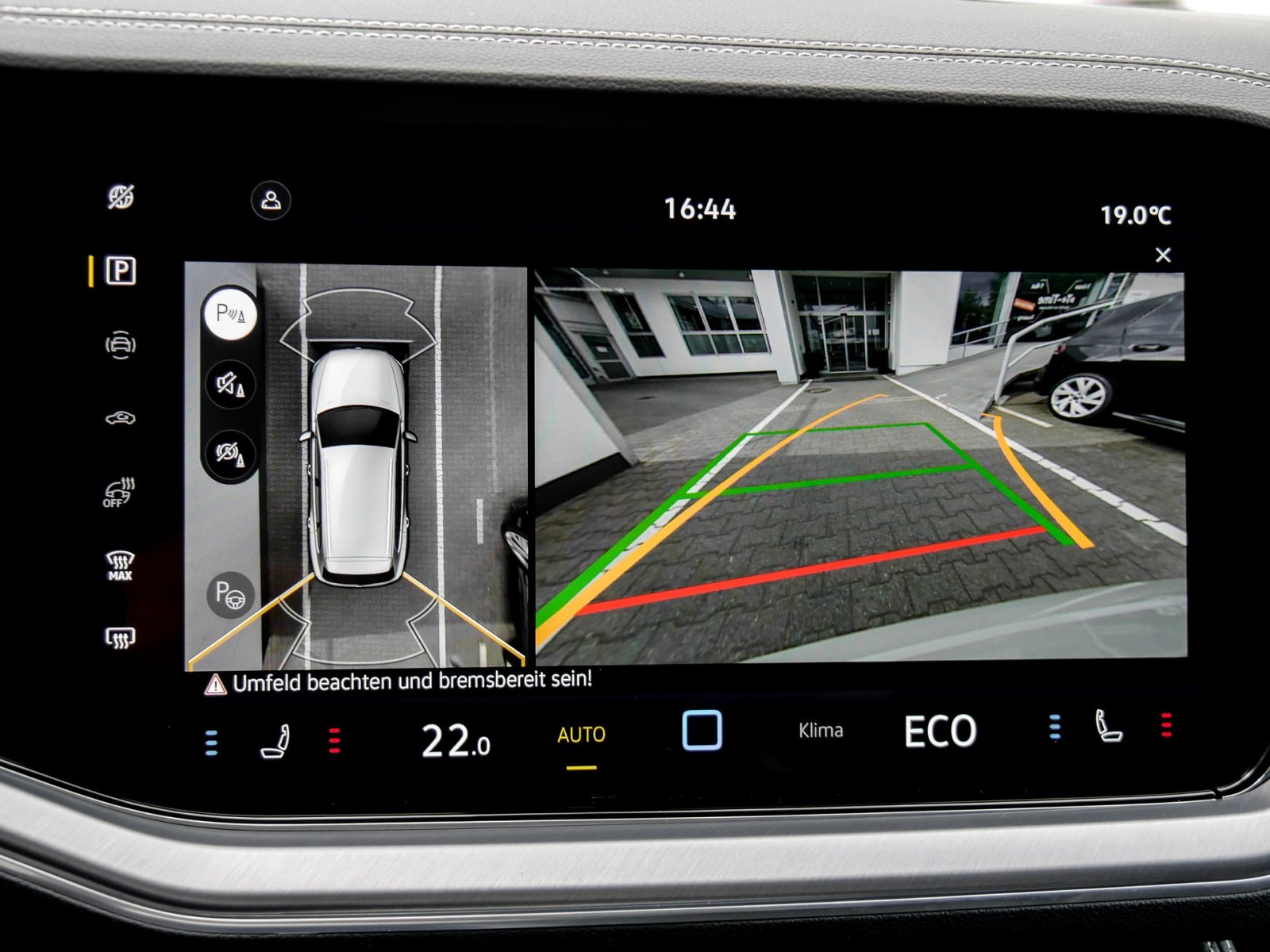 Volkswagen Touareg V6 TDI R-LINE ALLRADLENKUNG DYNAUDIO AHK