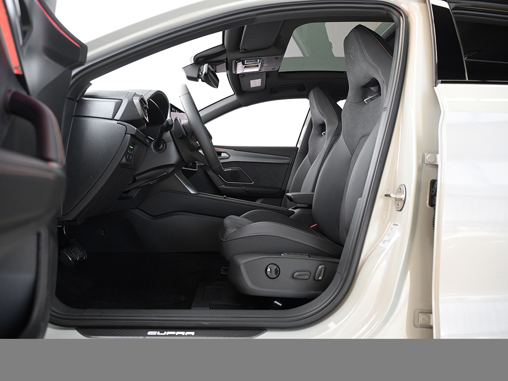 Cupra Leon 2.0 VZ BLACK EDITION DSG SENNHEISER PANO