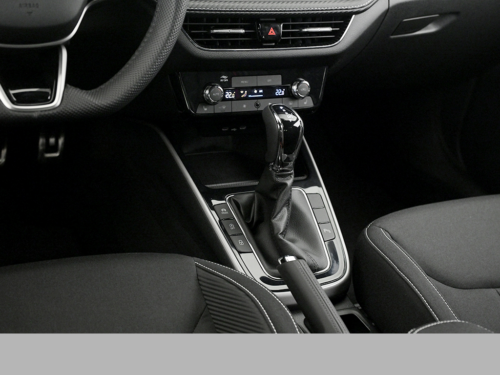 Skoda Fabia 1.5 130 DSG 177PS NAVI LENKRAD & SITZHZG