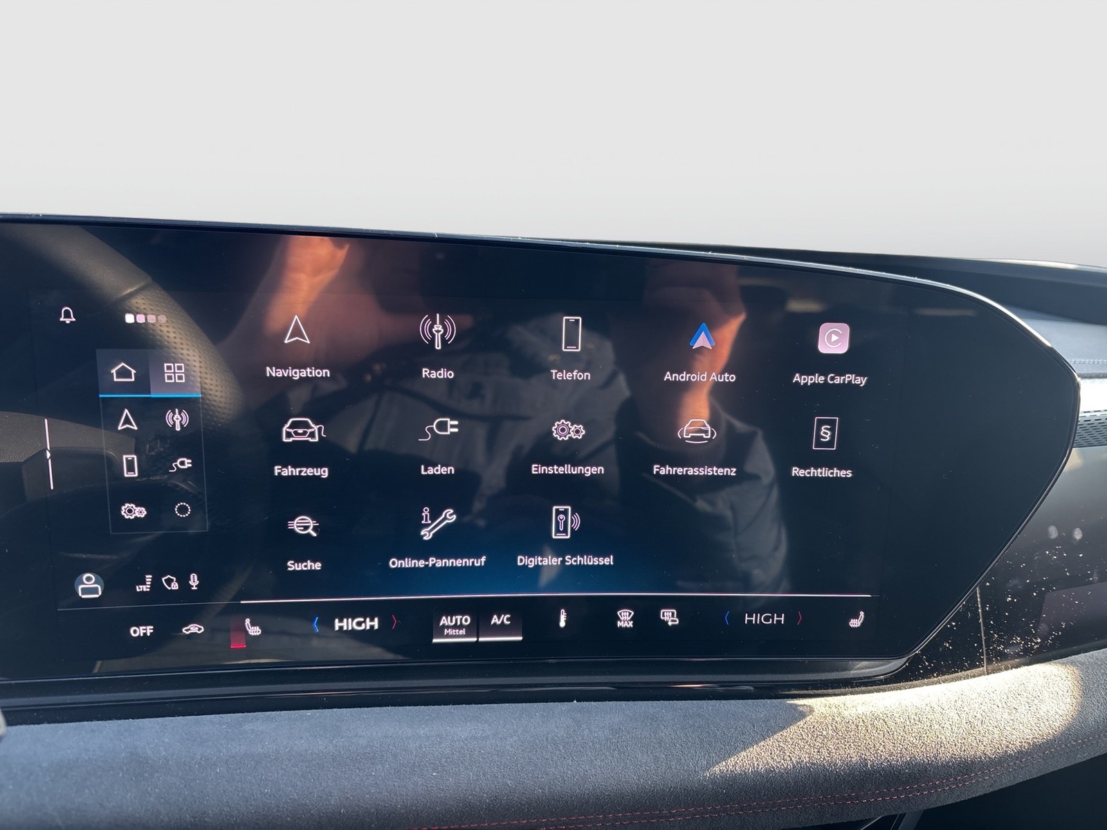 Audi A6 e-tron Avant quattro S LINE PANO B&O AHK LM21