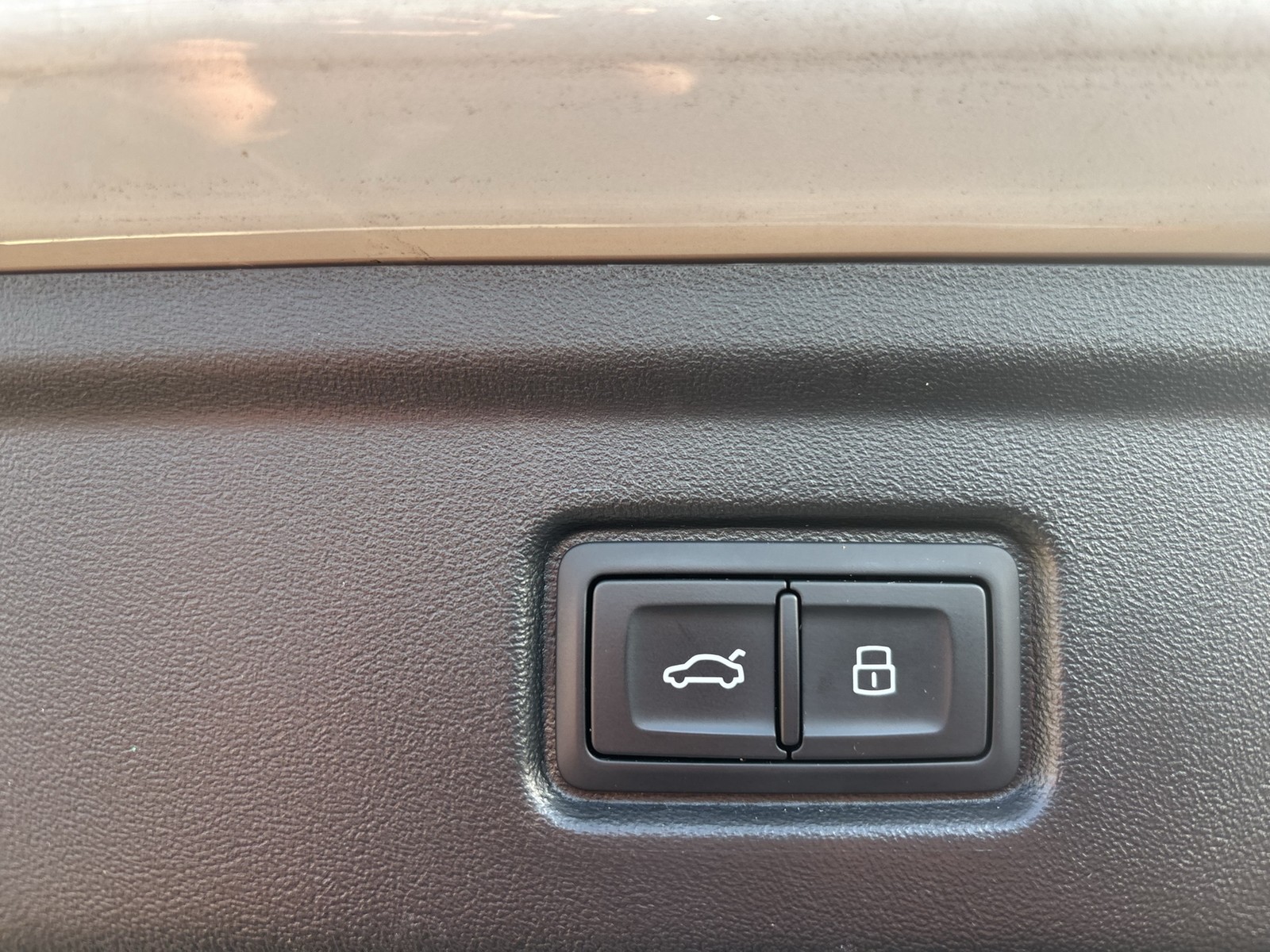 Audi A6 e-tron Avant quattro S LINE PANO B&O AHK LM21