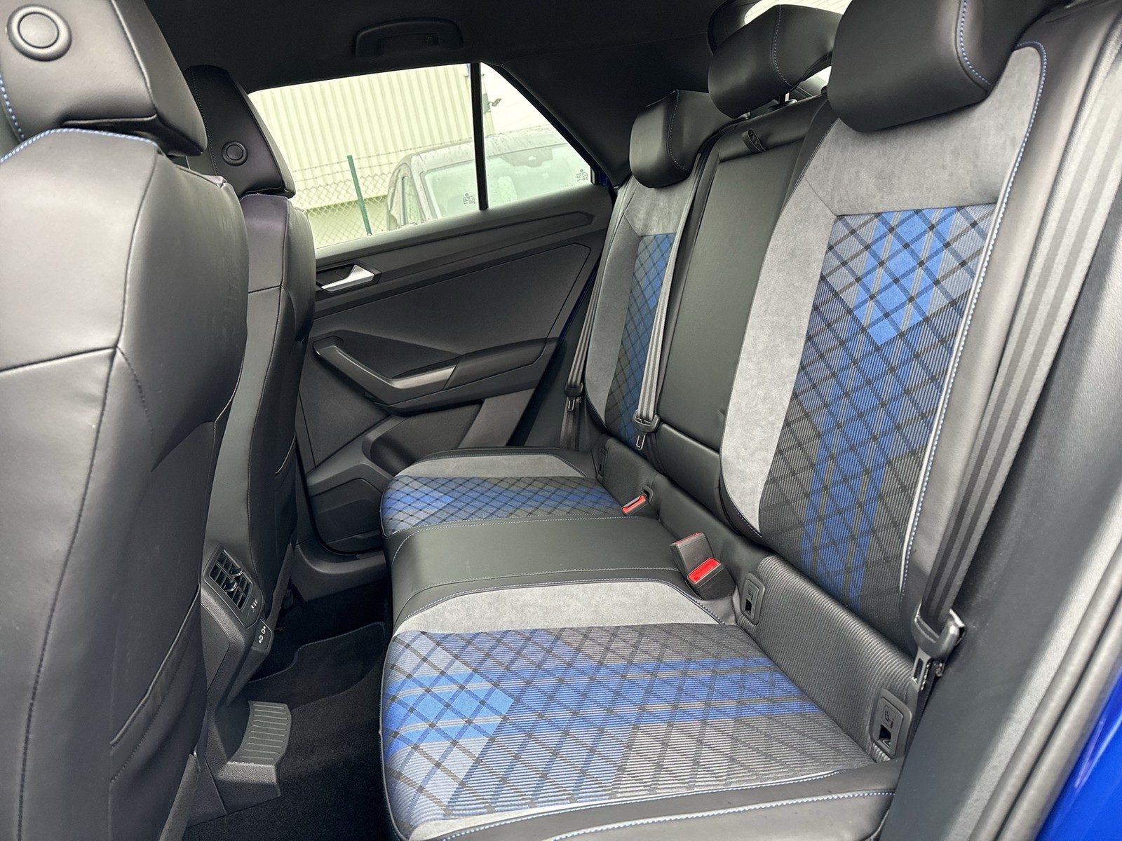 Volkswagen T-Roc 2.0 R 4X4 CAM ACC LM18 EKLAPPE NAVI SITZHZ