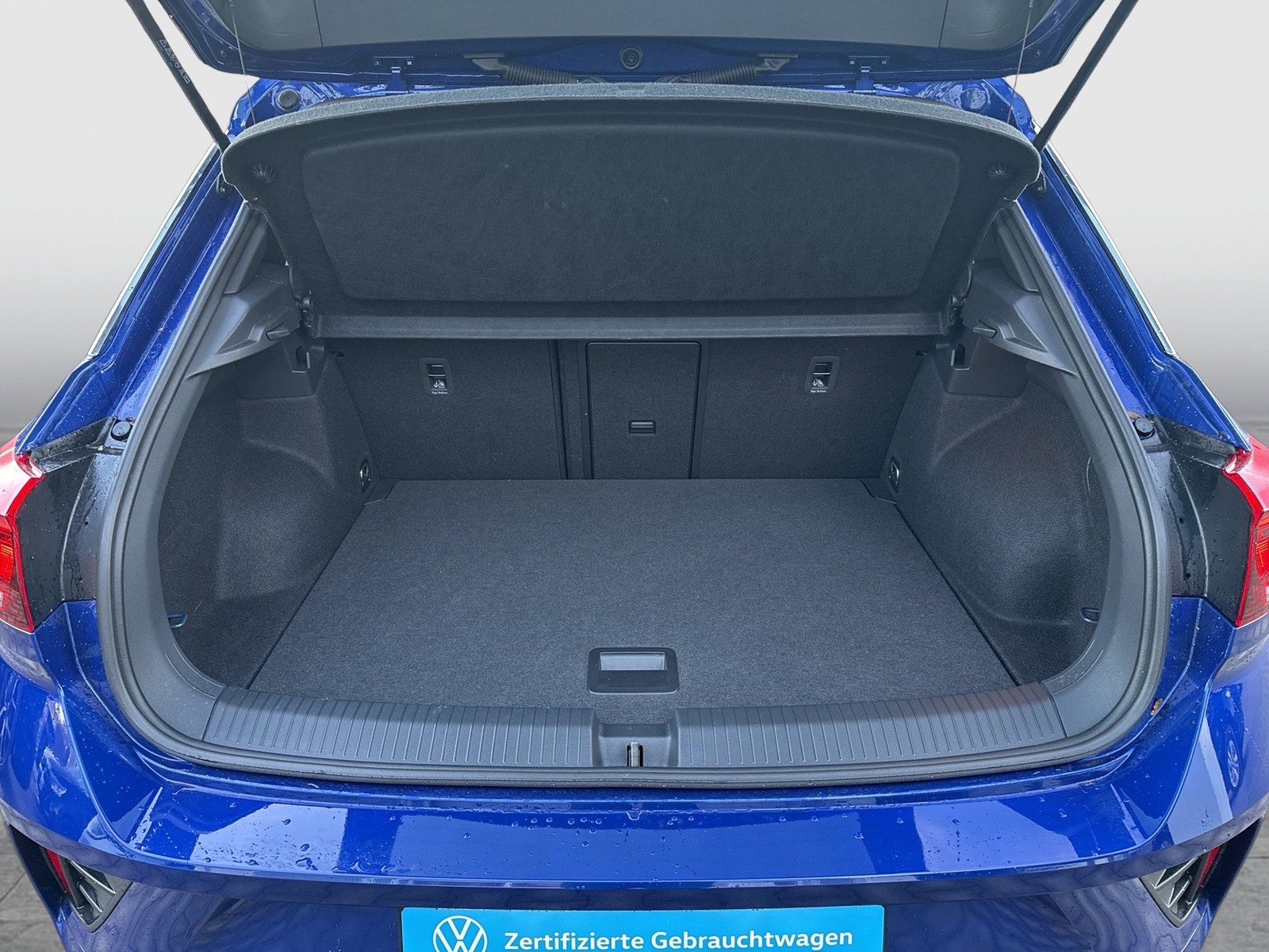 Volkswagen T-Roc 1.0 R-LINE PANO CAM ACC LM17 NAVI SITZHEIZ