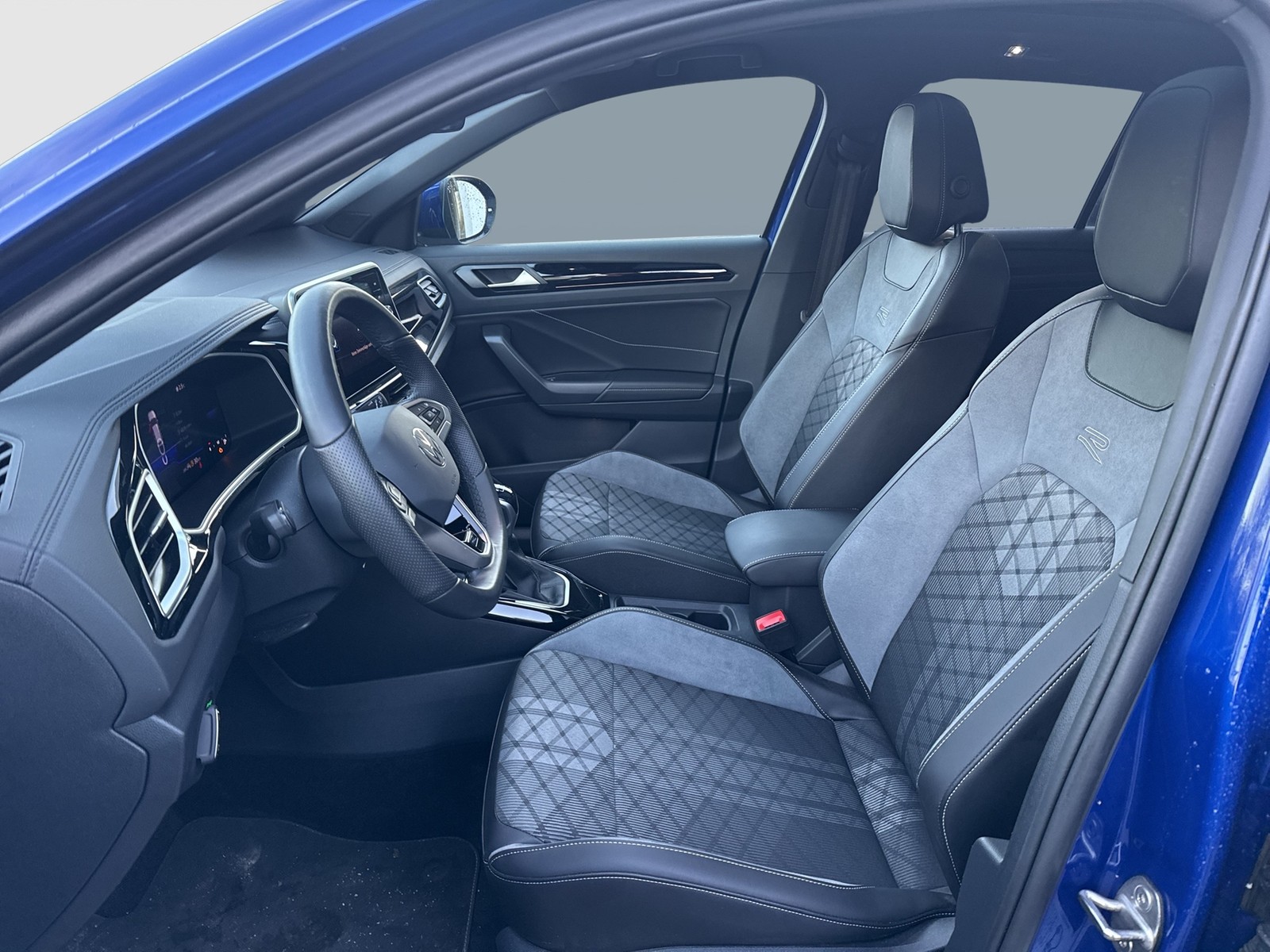 Volkswagen T-Roc 1.0 R-LINE PANO CAM ACC LM17 NAVI SITZHEIZ