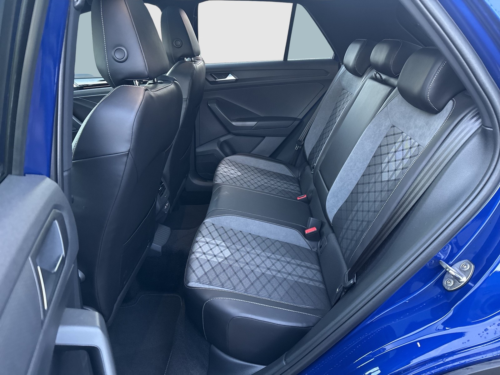 Volkswagen T-Roc 1.0 R-LINE PANO CAM ACC LM17 NAVI SITZHEIZ