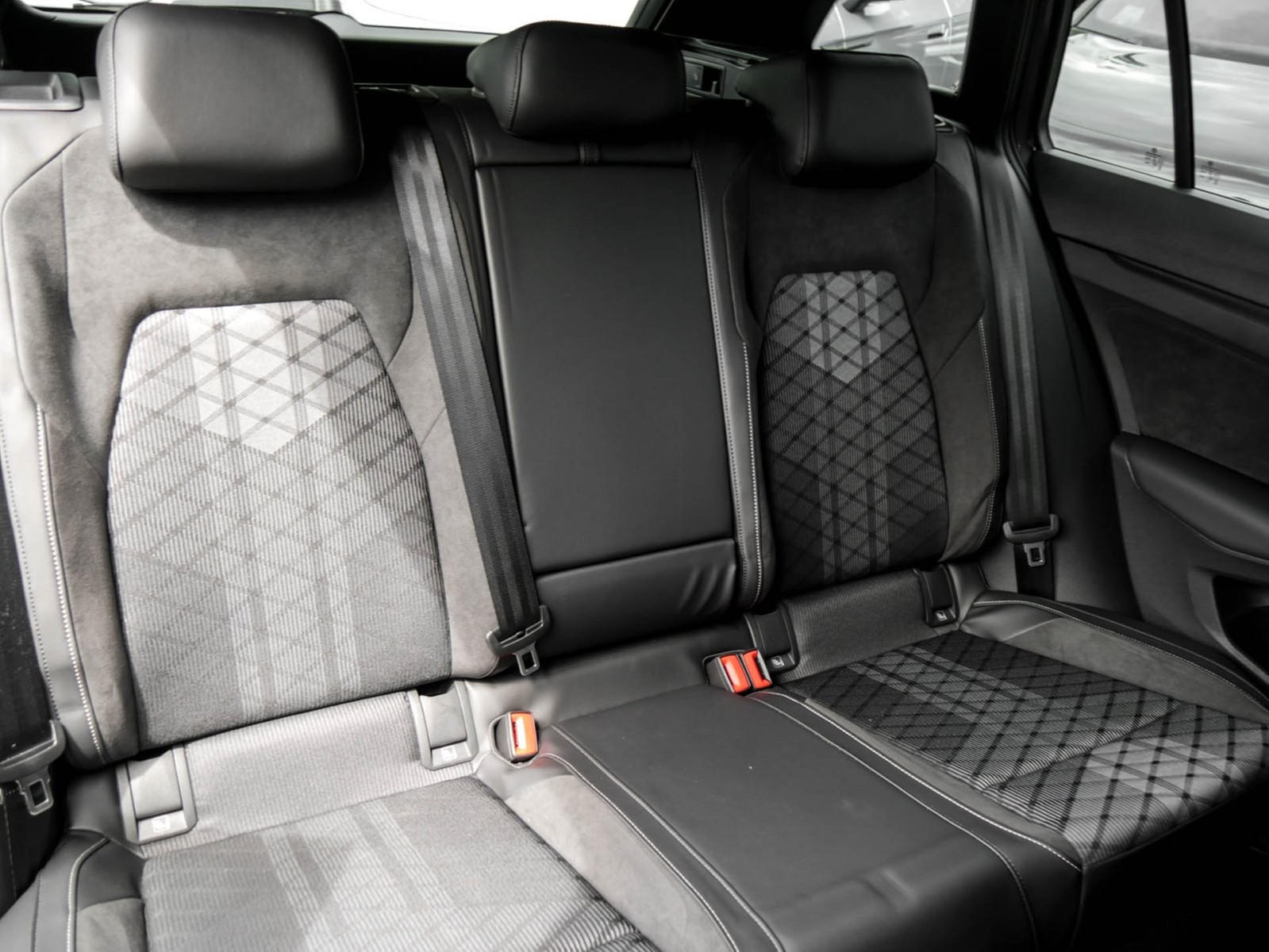 Volkswagen Golf Variant VIII 1.5 R-LINE FACELIFT CAM ACC