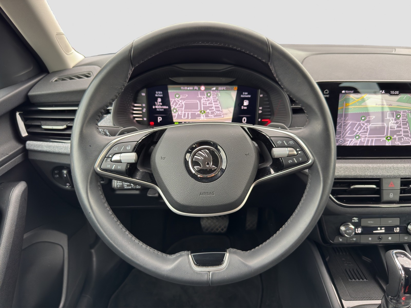 Skoda Kamiq 1.5 SELECTION CAM ACC NAVI ALU SITZHEIZUNG