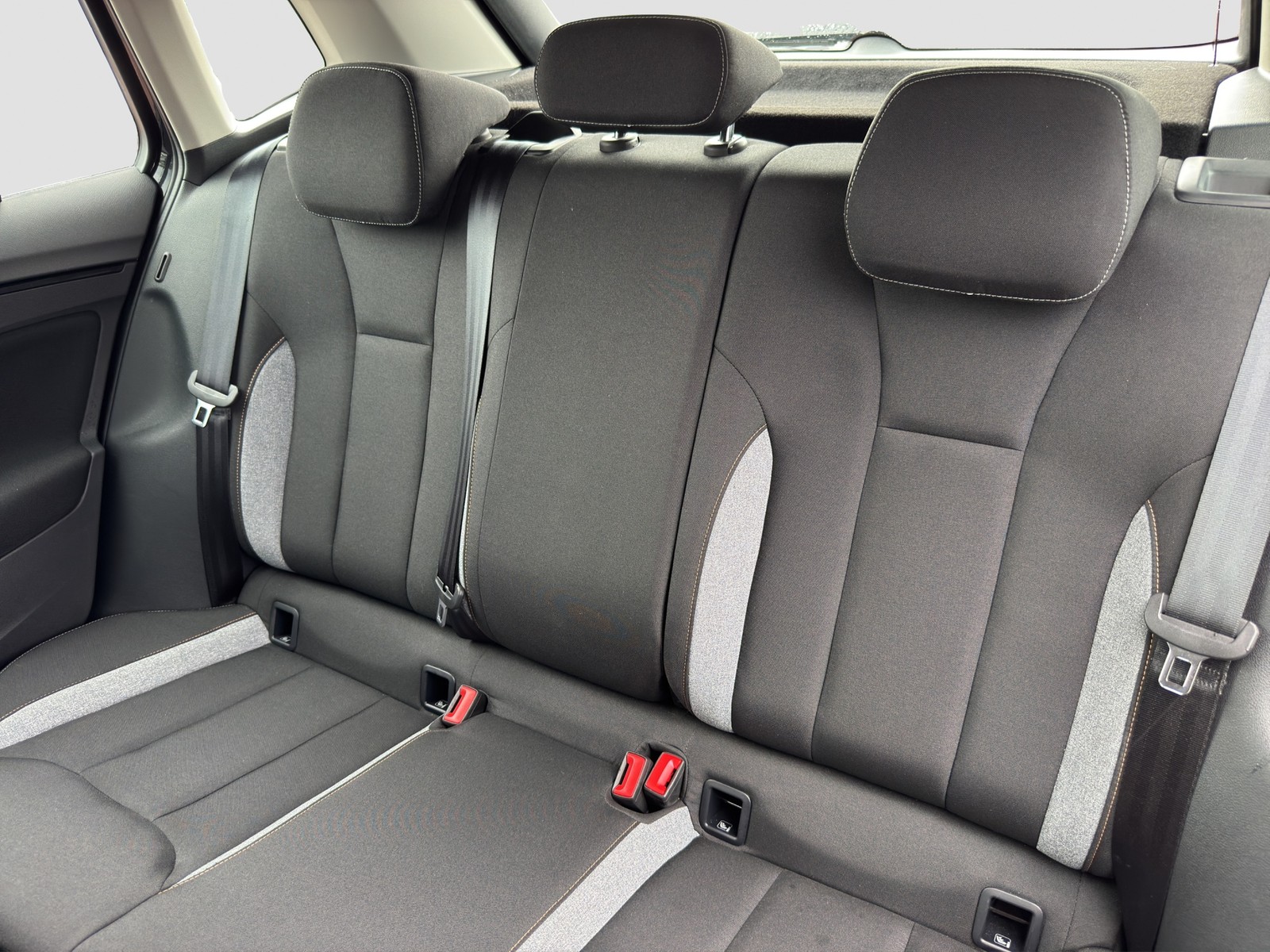 Skoda Kamiq 1.5 SELECTION CAM ACC NAVI ALU SITZHEIZUNG