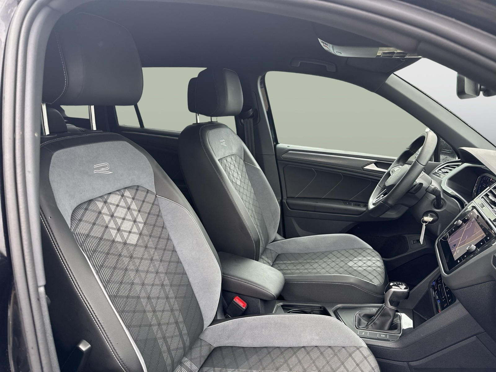 Volkswagen Tiguan 1.5 R-LINE BLACK STYLE KAMERA ALU20 H.KARDON
