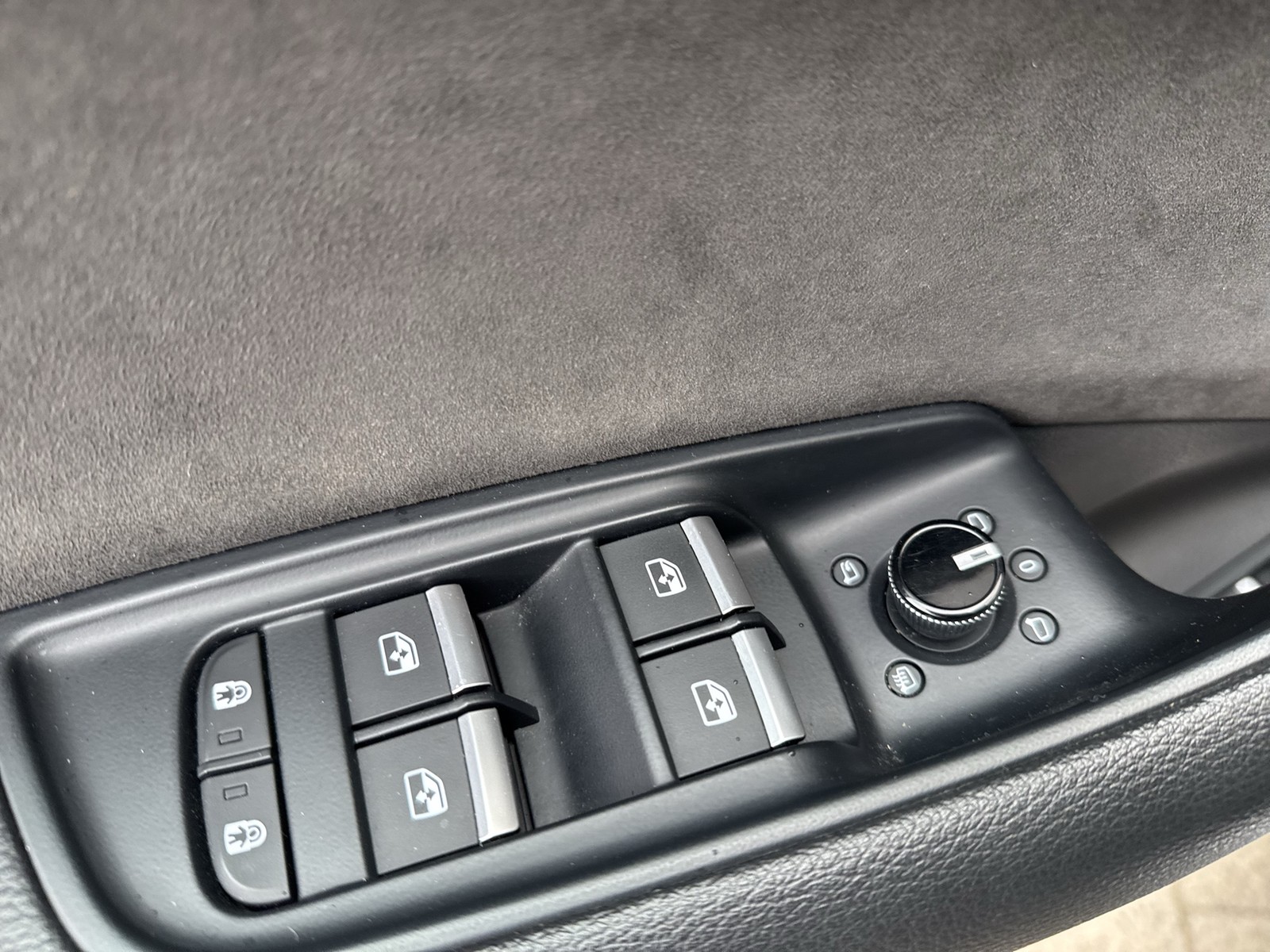 Audi Q8 55 quattro HYBRID S LINE AHK 360°CAM LM22