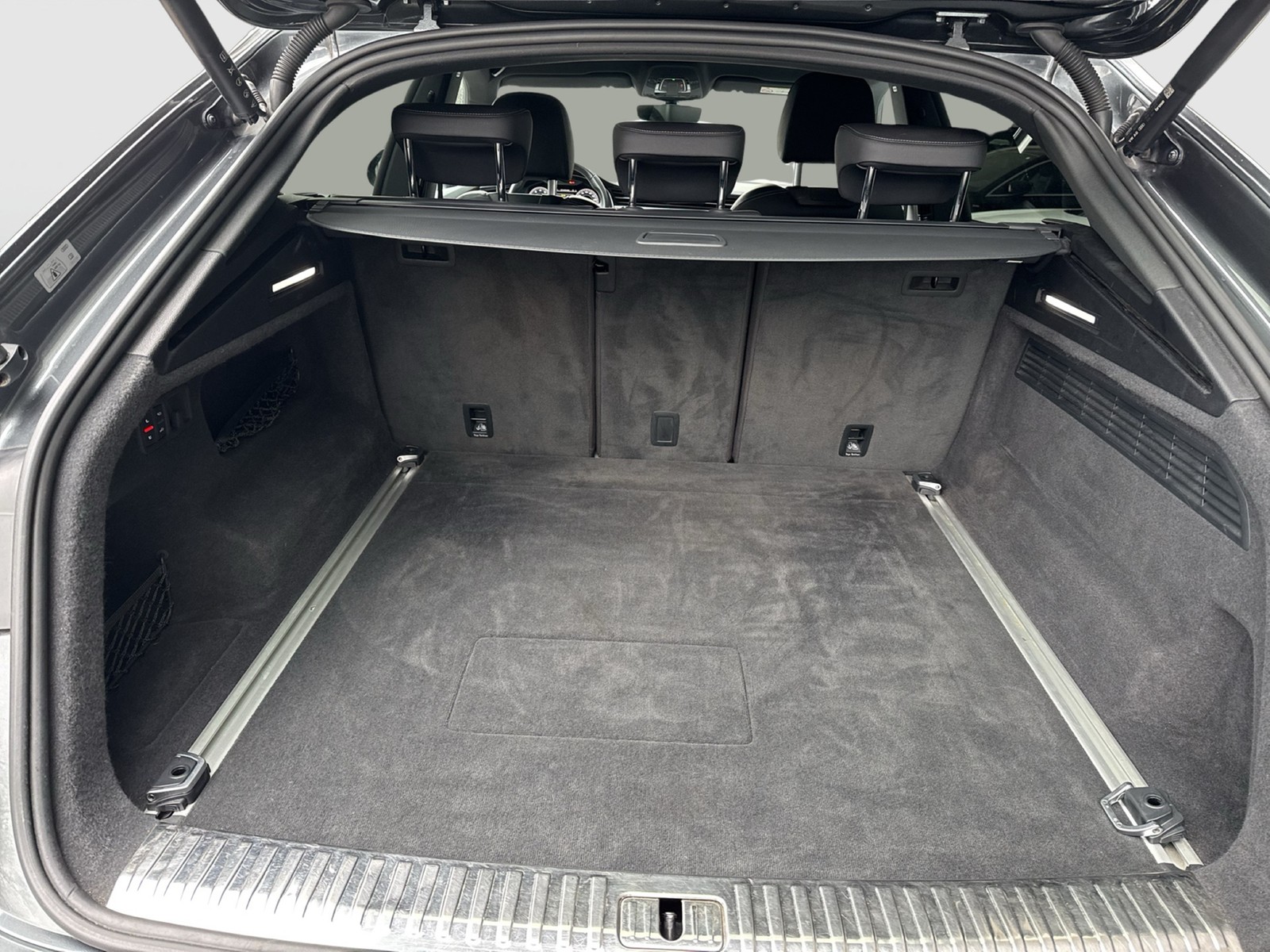 Audi Q8 55 quattro HYBRID S LINE AHK 360°CAM LM22