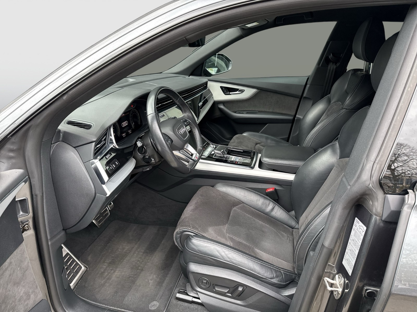 Audi Q8 55 quattro HYBRID S LINE AHK 360°CAM LM22