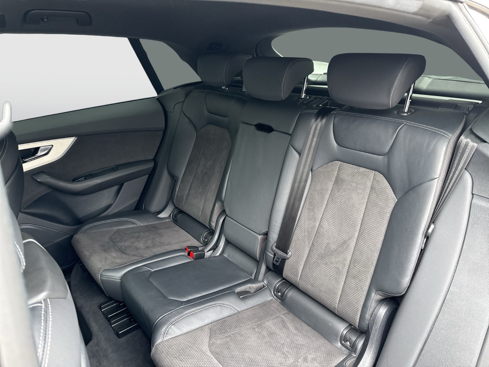 Audi Q8 55 quattro HYBRID S LINE AHK 360°CAM LM22