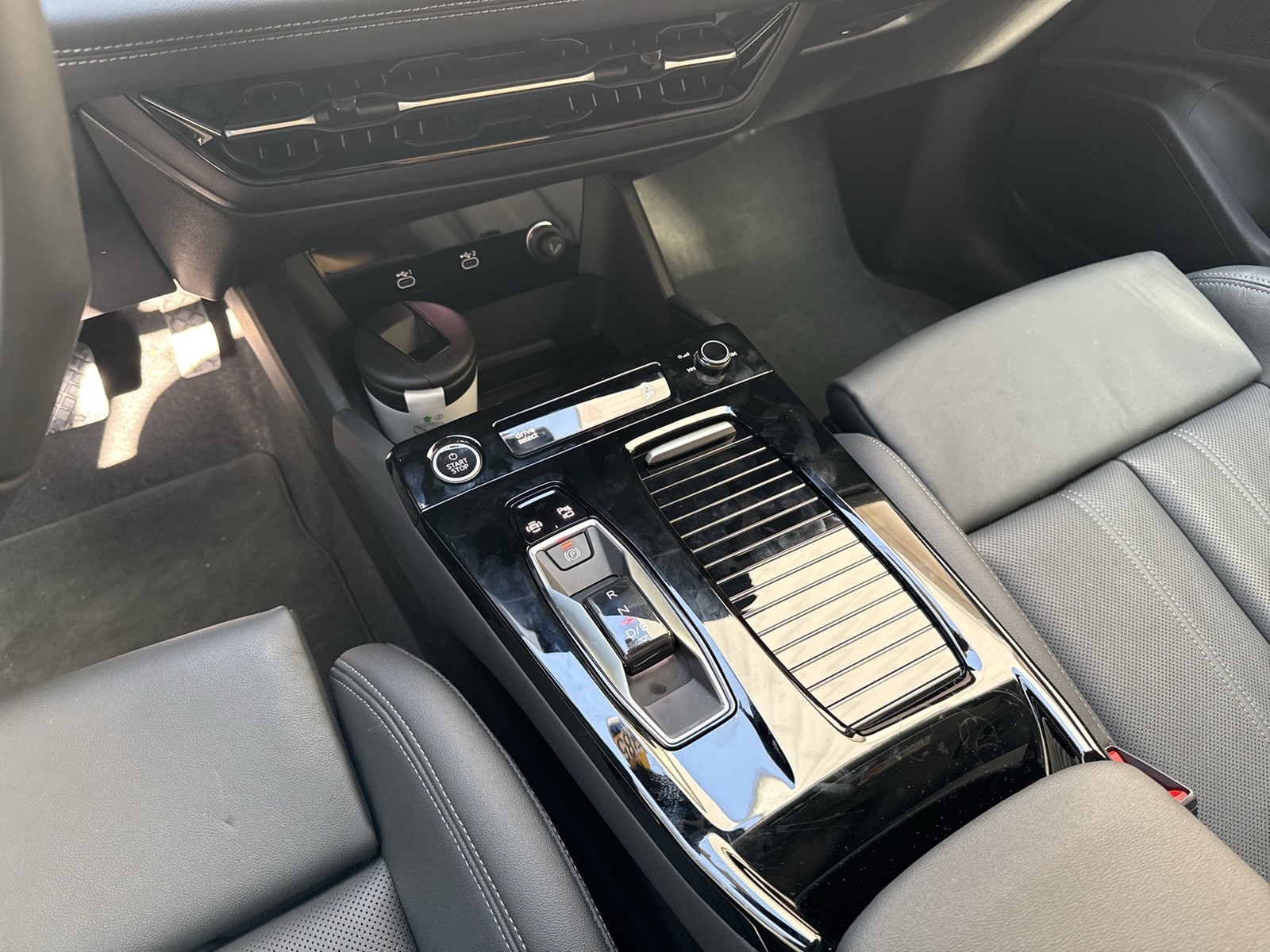 Audi Q6 e-tron quattro S LINE BLACKPAK TECHPRO PANO