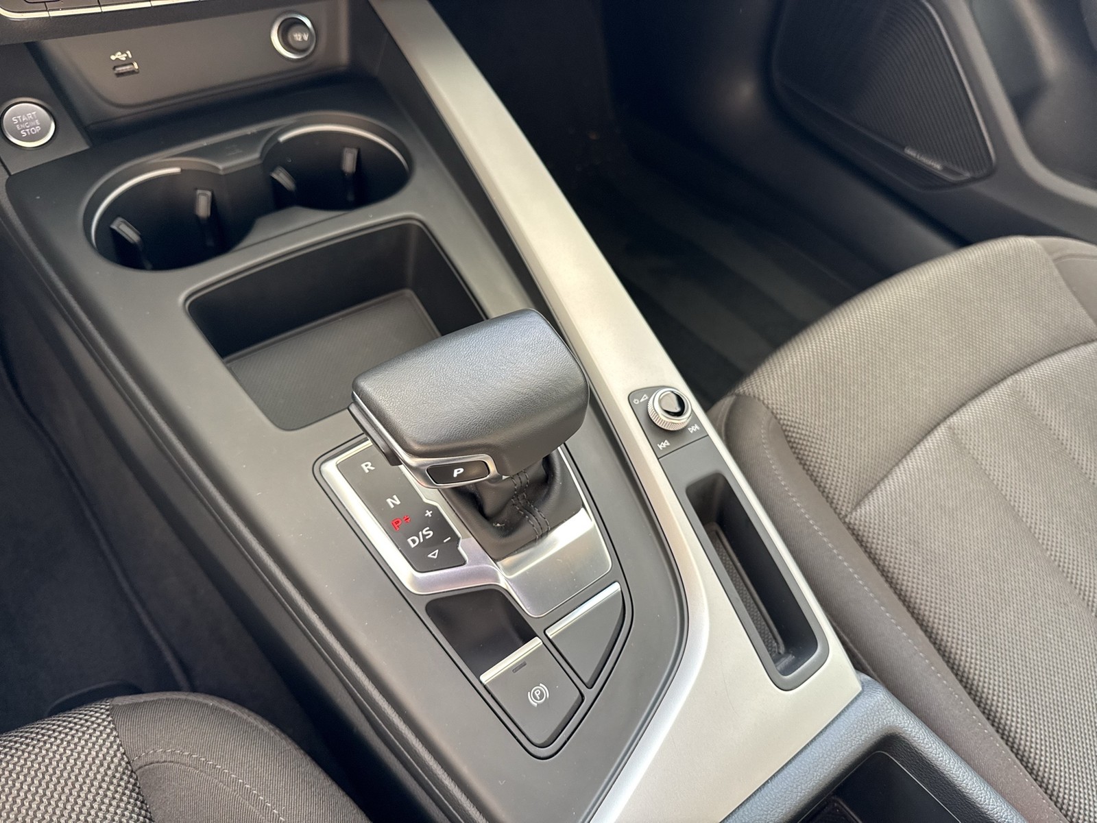 Audi A4 Avant 40 quattro S LINE BLACKPAK B&O MATRIX