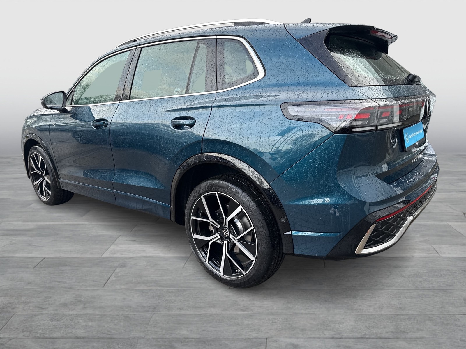 Volkswagen Tiguan 2.0 R-LINE 4X4 NEUES MODELL AHK CAM LM20