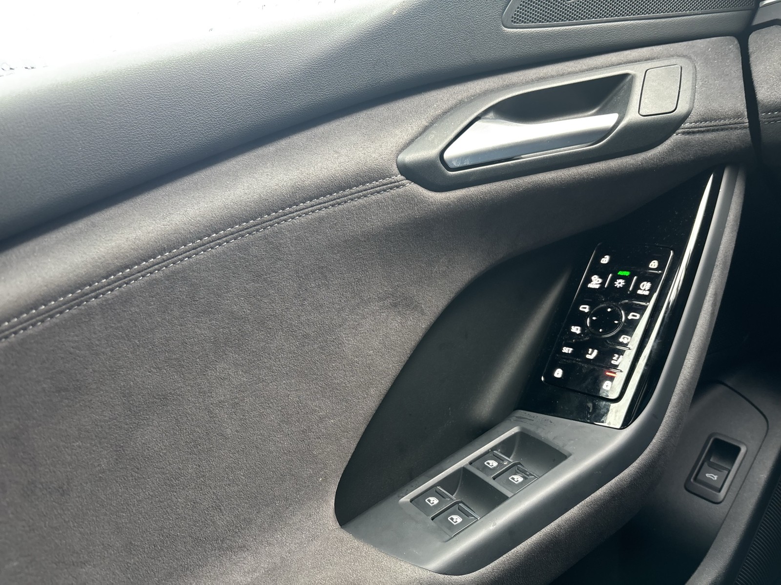 Audi Q6 e-tron quattro S LINE BLACKPACK TECHPRO PANO