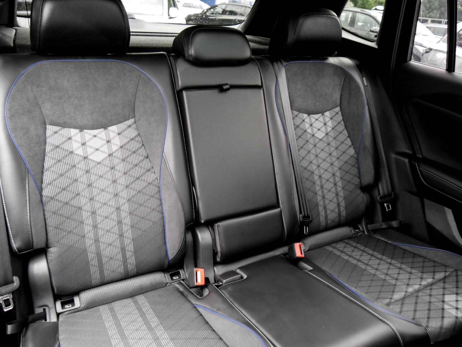 Volkswagen Tiguan 1.5 HYBRID R-LINE NEUESMODELL AHK CAM 20Z