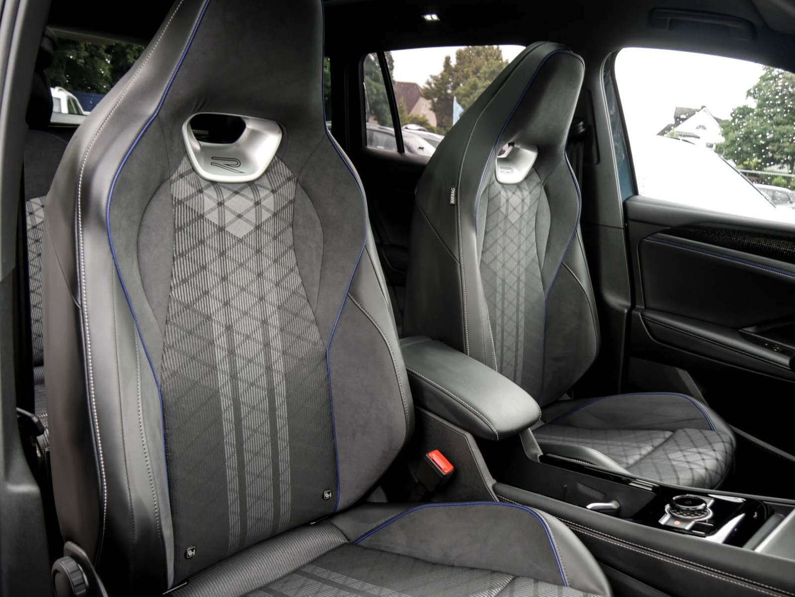 Volkswagen Tiguan 1.5 HYBRID R-LINE NEUESMODELL AHK CAM 20Z