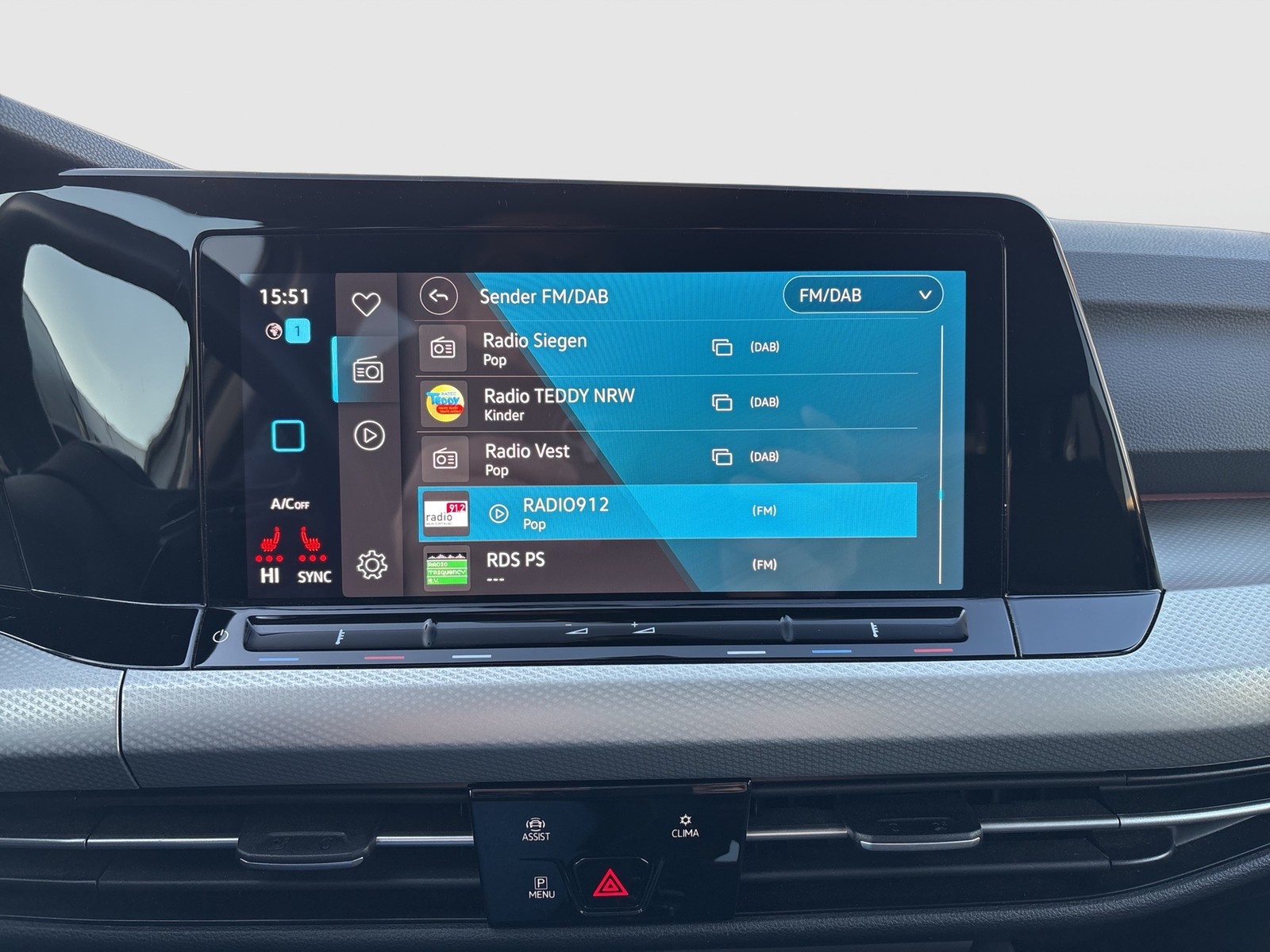 Volkswagen Golf VIII 1.0 eTSI MOVE STANDHZ. AHK CAM NAVI