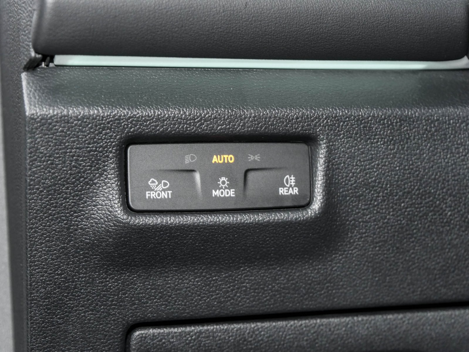 Volkswagen Tayron 2.0 LIFE 4X4 7SITZE AHK 360CAM ACC LM18