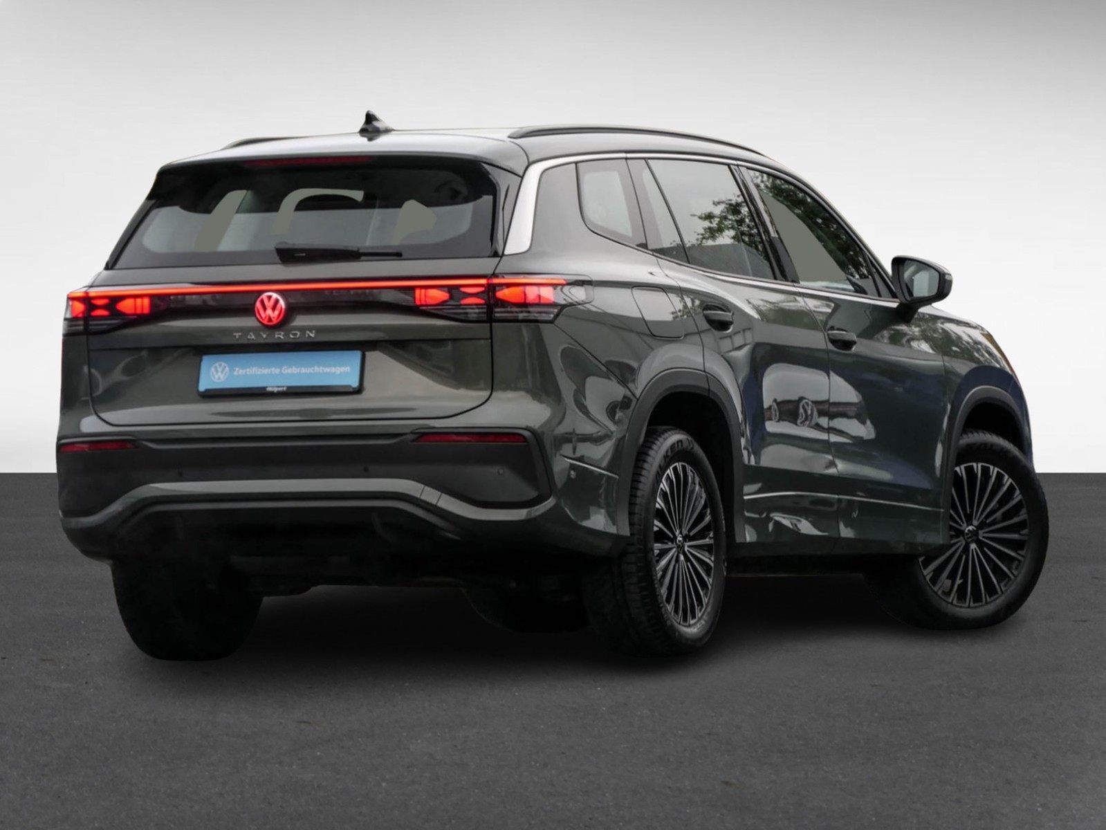 Volkswagen Tayron 2.0 LIFE 4X4 7SITZE AHK 360CAM ACC LM18
