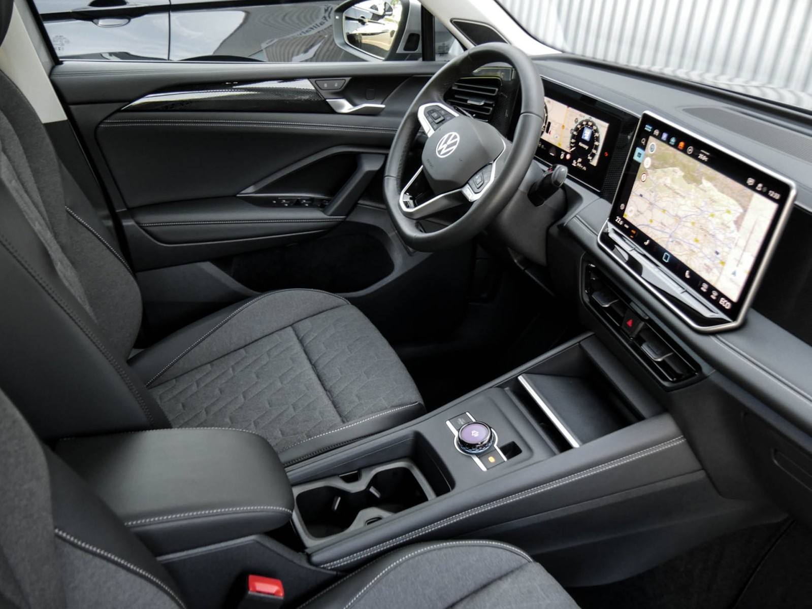 Volkswagen Tiguan 1.5 HYBRID LIFE NEUESMODELL AHK 360CAM 18Z