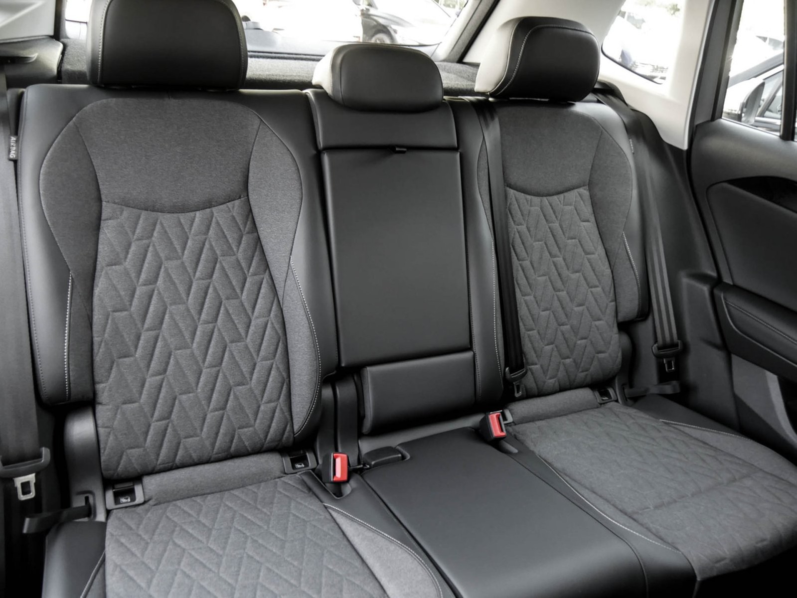 Volkswagen Tiguan 1.5 HYBRID LIFE NEUESMODELL AHK 360CAM 18Z