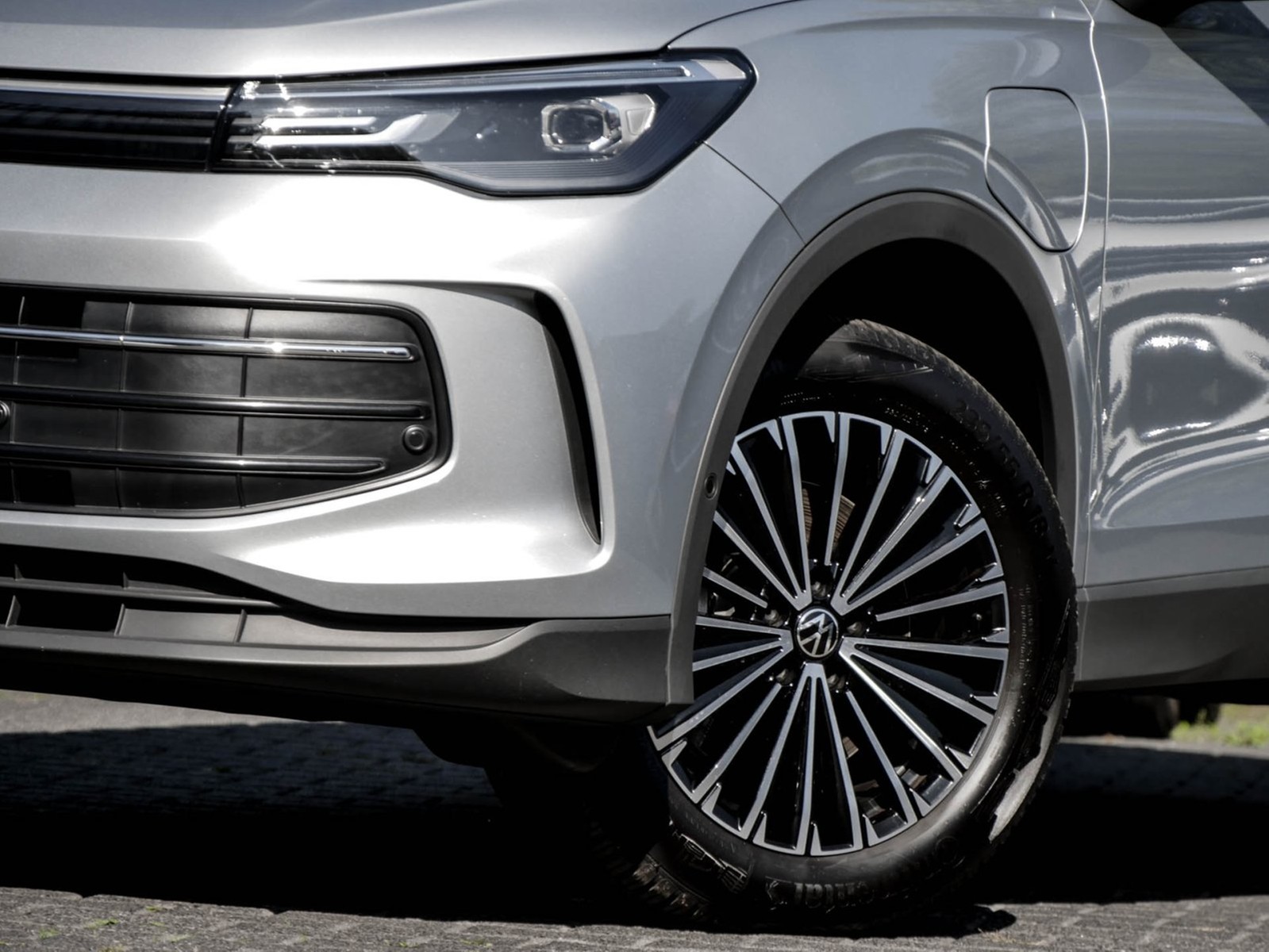 Volkswagen Tiguan 1.5 HYBRID LIFE NEUESMODELL AHK 360CAM 18Z