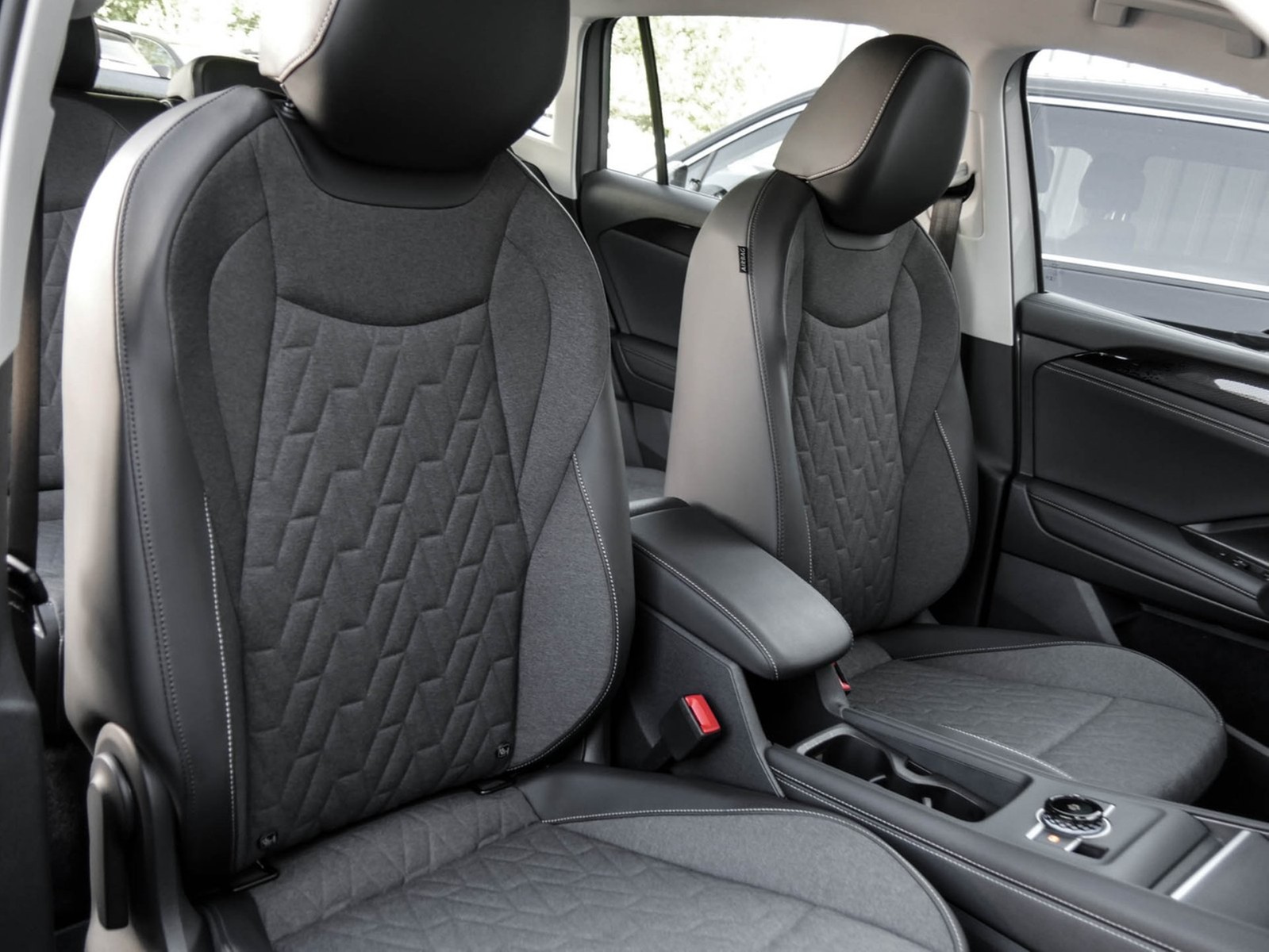 Volkswagen Tiguan 1.5 HYBRID LIFE NEUESMODELL AHK 360CAM 18Z