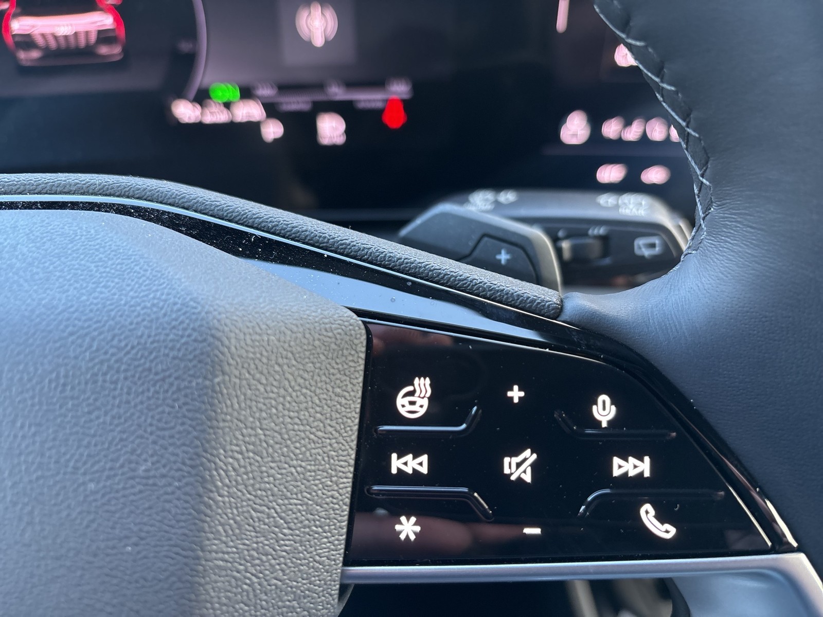 Audi Q6 e-tron quattro S LINE AHK 360°CAM ACC LM20