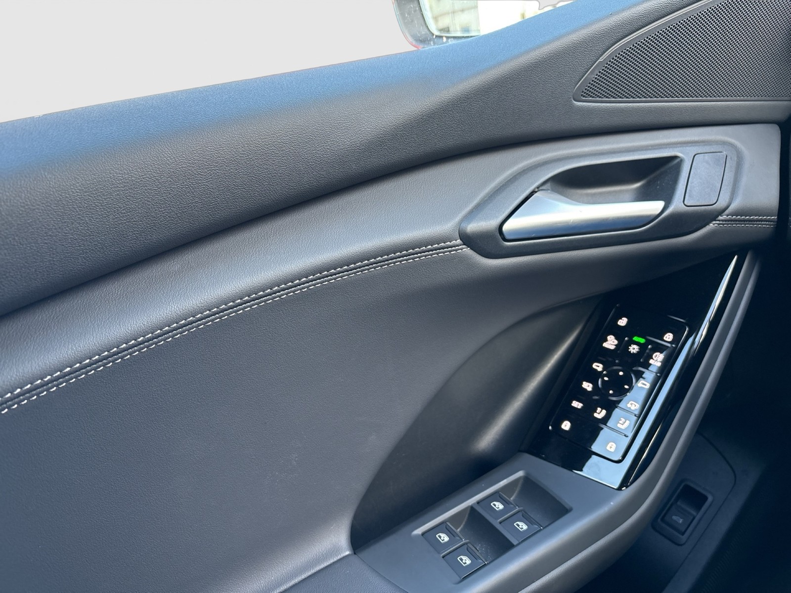 Audi Q6 e-tron quattro S LINE AHK 360°CAM ACC LM20