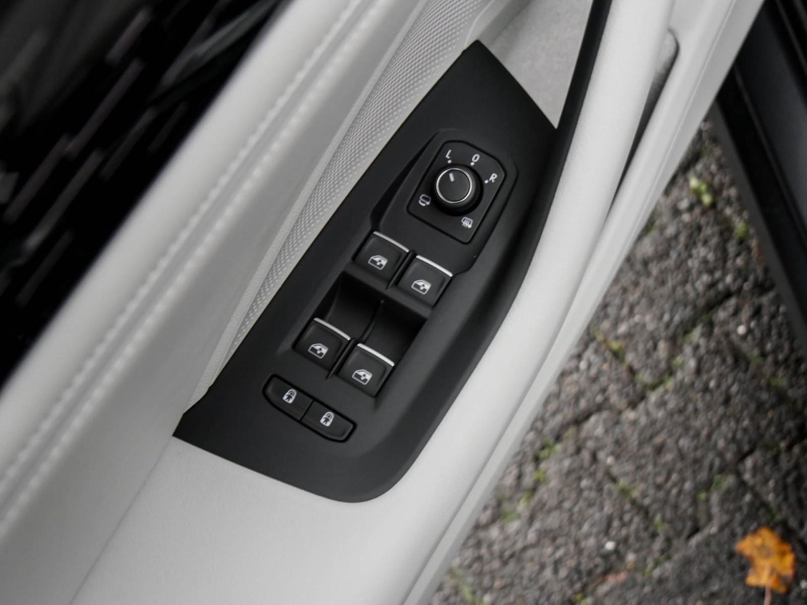 Volkswagen Passat Variant 2.0 ELEGANCE 4X4 NEUES MODELL AHK