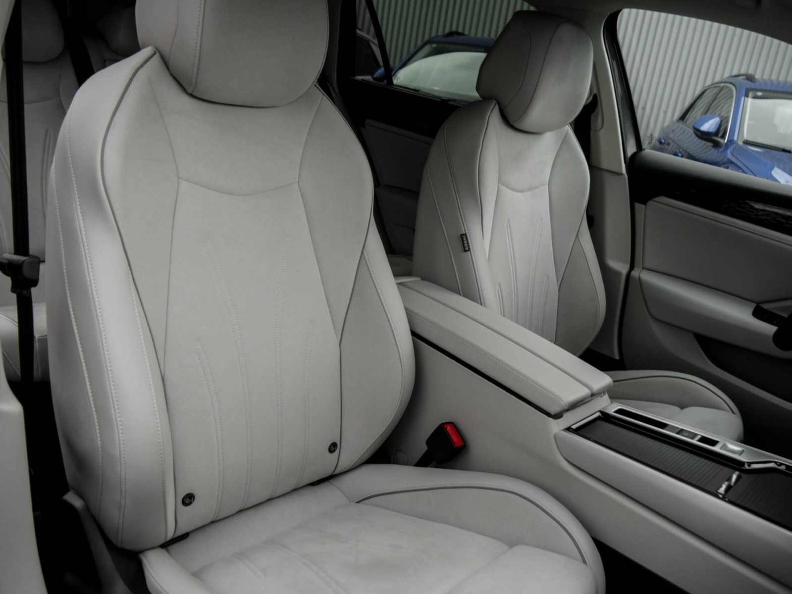 Volkswagen Passat Variant 2.0 ELEGANCE 4X4 NEUES MODELL AHK