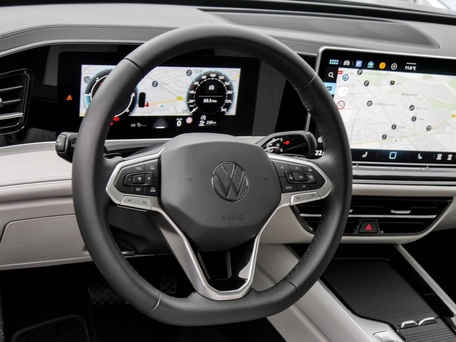 Volkswagen Passat Variant 2.0 ELEGANCE 4X4 NEUES MODELL AHK