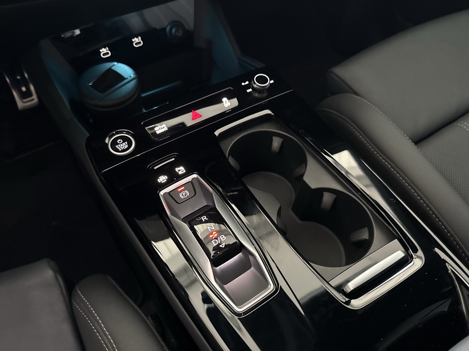 Audi Q6 e-tron quattro S LINE BLACKPAK TECH+ B&O 21"