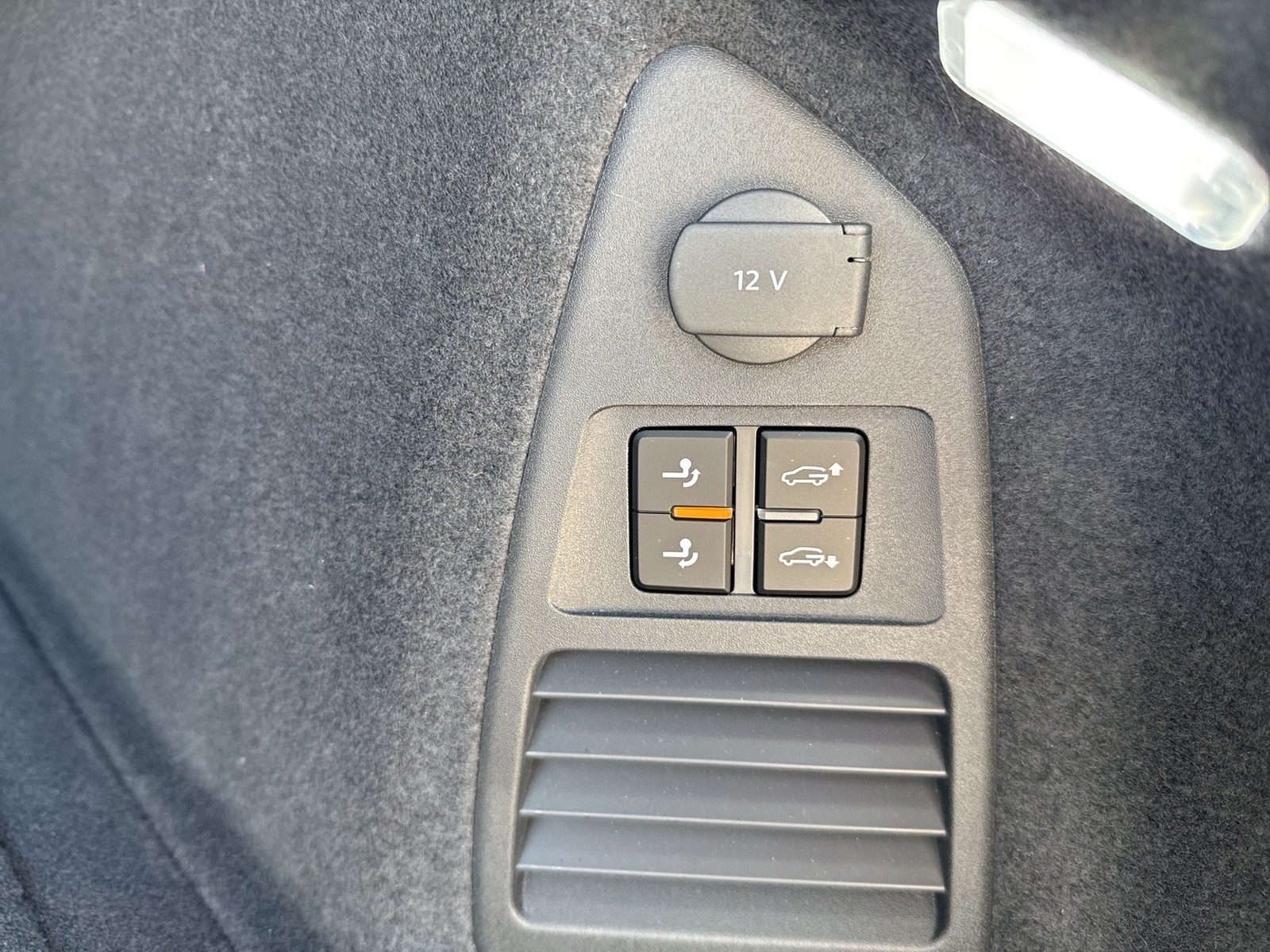 Volkswagen Touareg HYBRID R DYNAUDIO AHK CAM LM21 HD-MATRIX