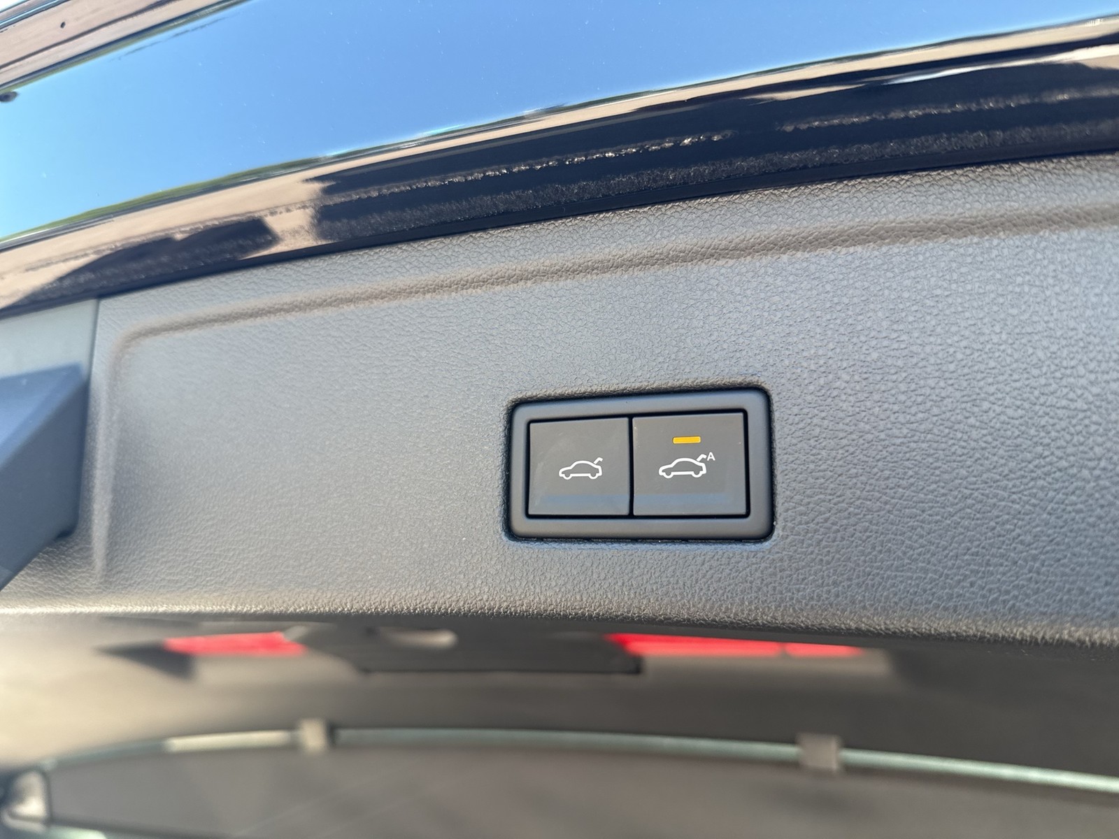 Volkswagen Touareg HYBRID R DYNAUDIO AHK CAM LM21 HD-MATRIX