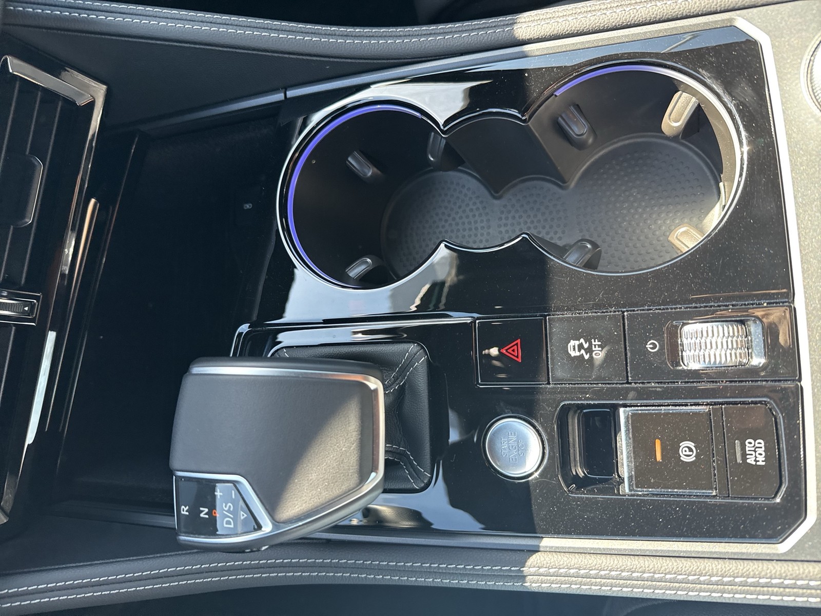 Volkswagen Touareg HYBRID R DYNAUDIO AHK CAM LM21 HD-MATRIX