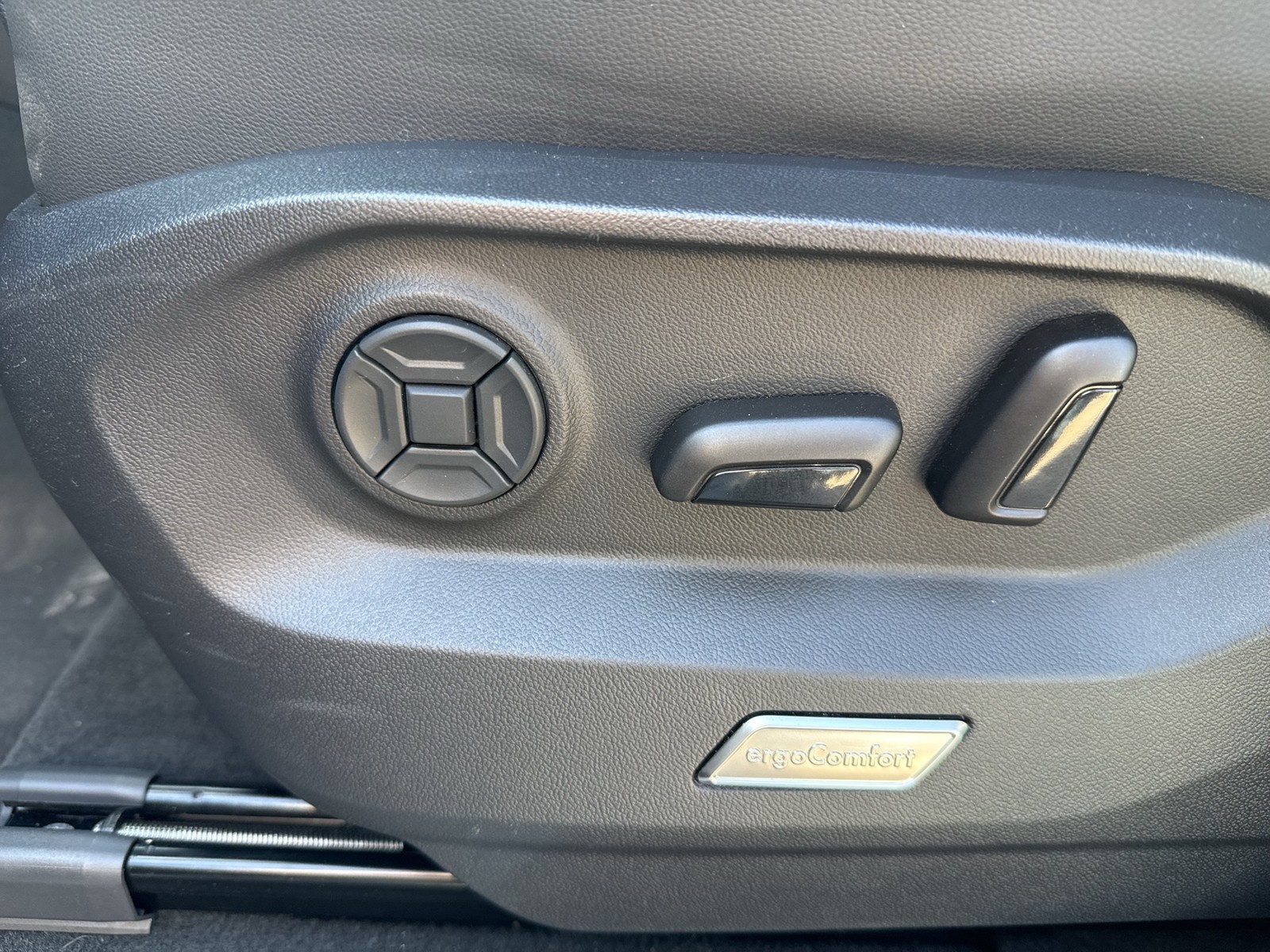 Volkswagen Touareg HYBRID R DYNAUDIO AHK CAM LM21 HD-MATRIX