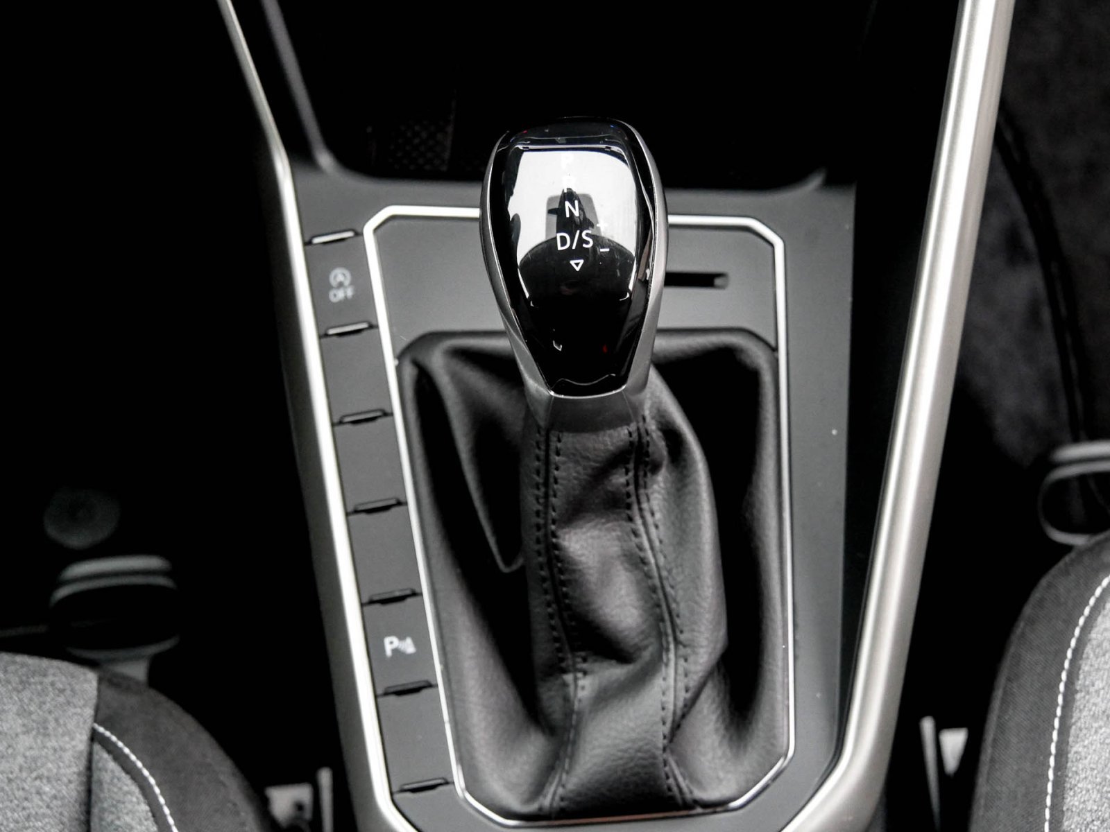 Volkswagen Taigo 1.5 MOVE CARPLAY ALU SITZHEIZUNG LED DAB+