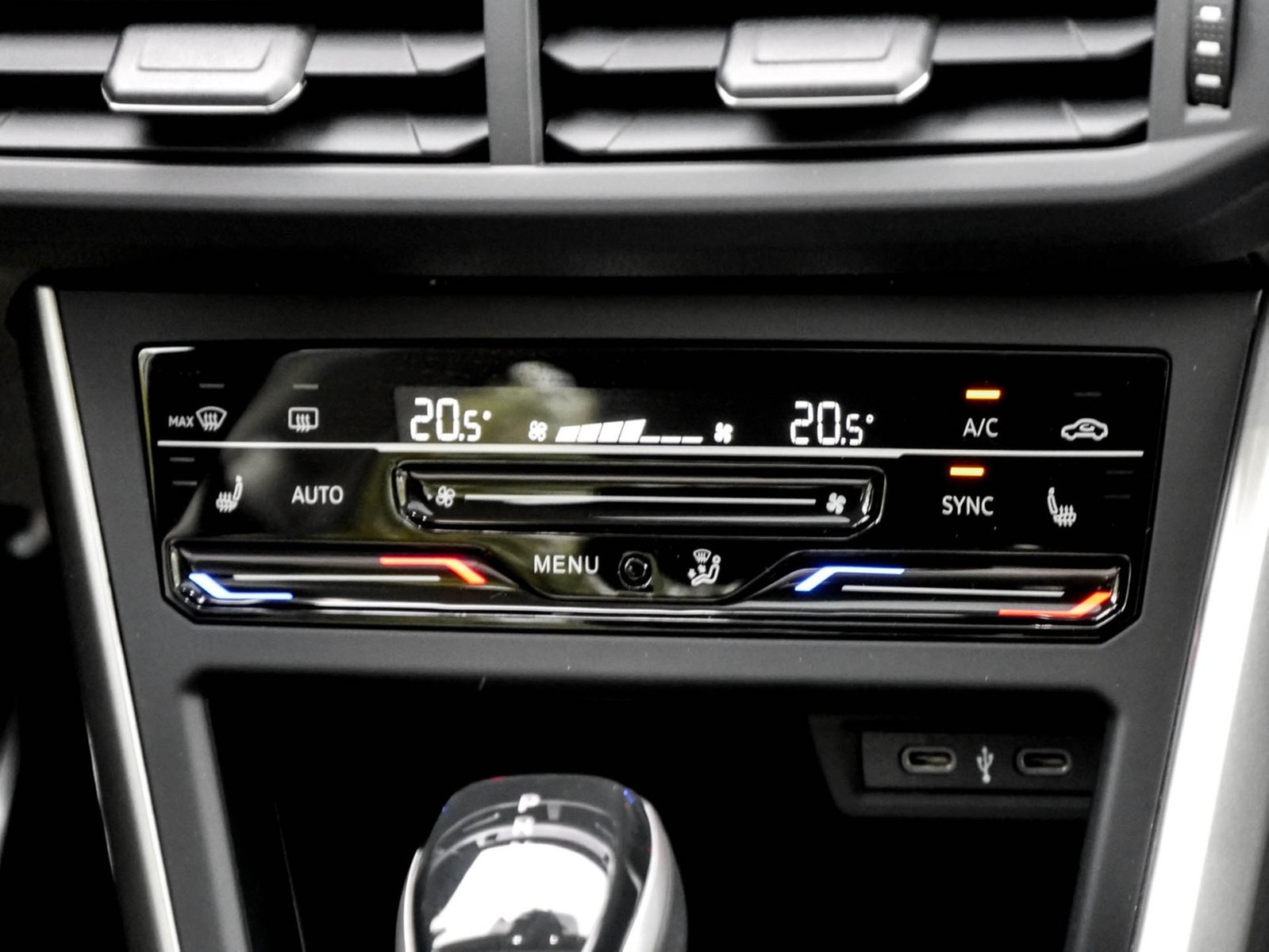 Volkswagen Taigo 1.5 MOVE PANO LM17 CARPLAY SITZHEIZUNG LED