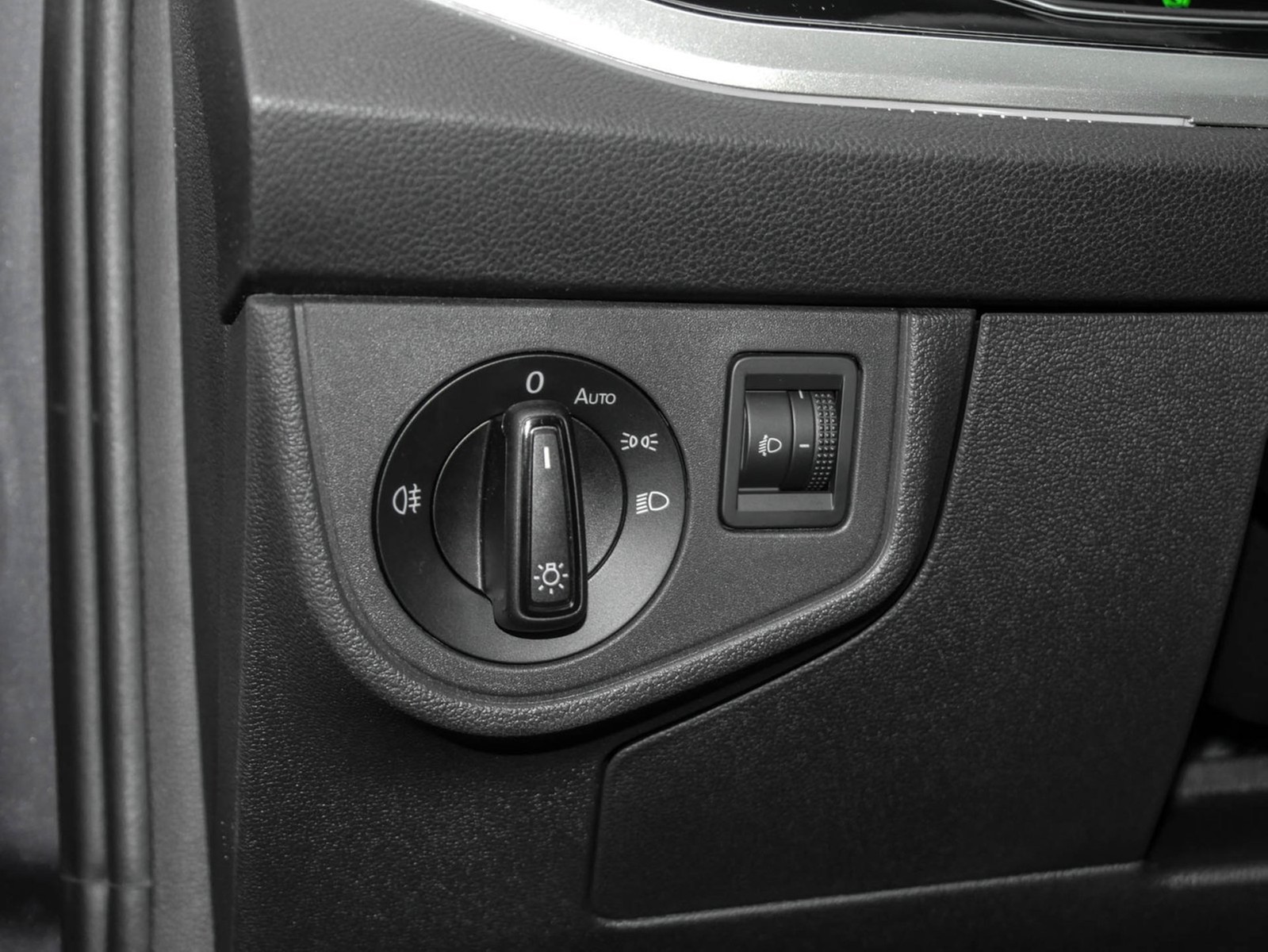 Volkswagen Taigo 1.5 MOVE PANO LM17 CARPLAY SITZHEIZUNG LED