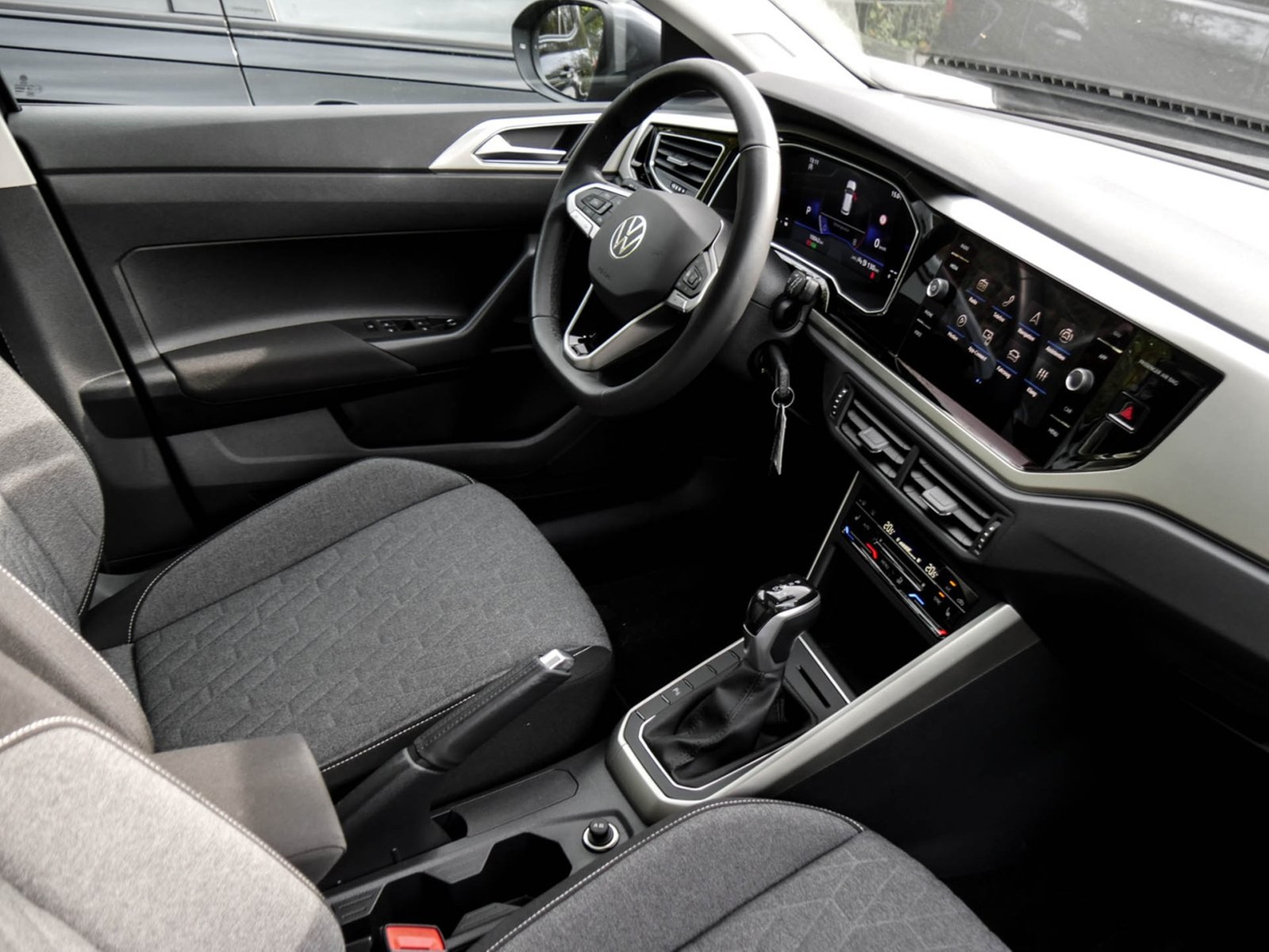 Volkswagen Taigo 1.5 MOVE PANO LM17 CARPLAY SITZHEIZUNG LED